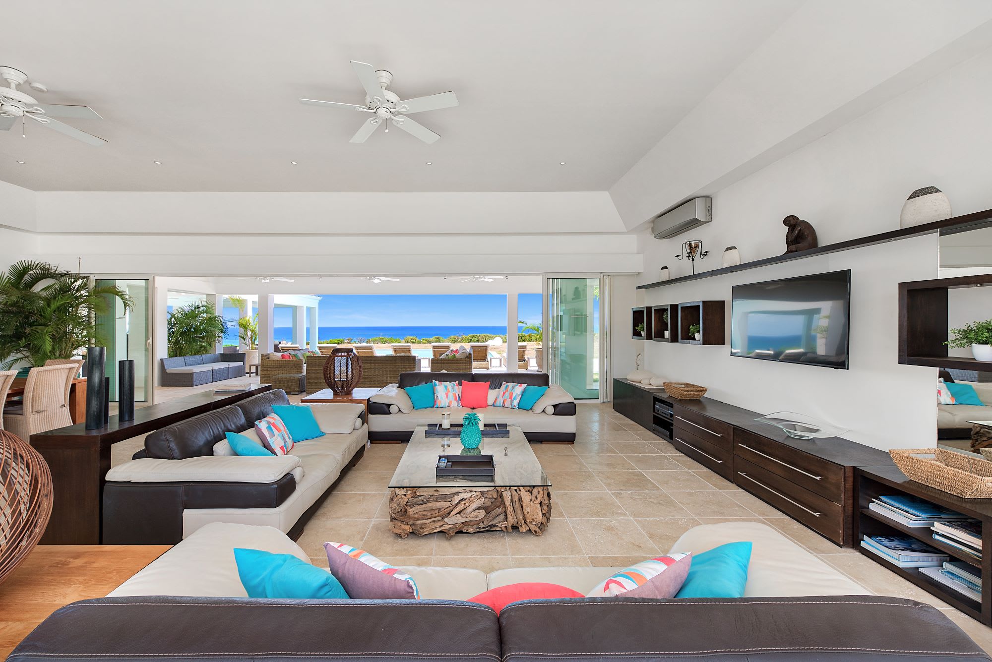 Villa Ambiance, a Terres Basses Estate with Panoramic Sea Views and Two Pools - Photo 28