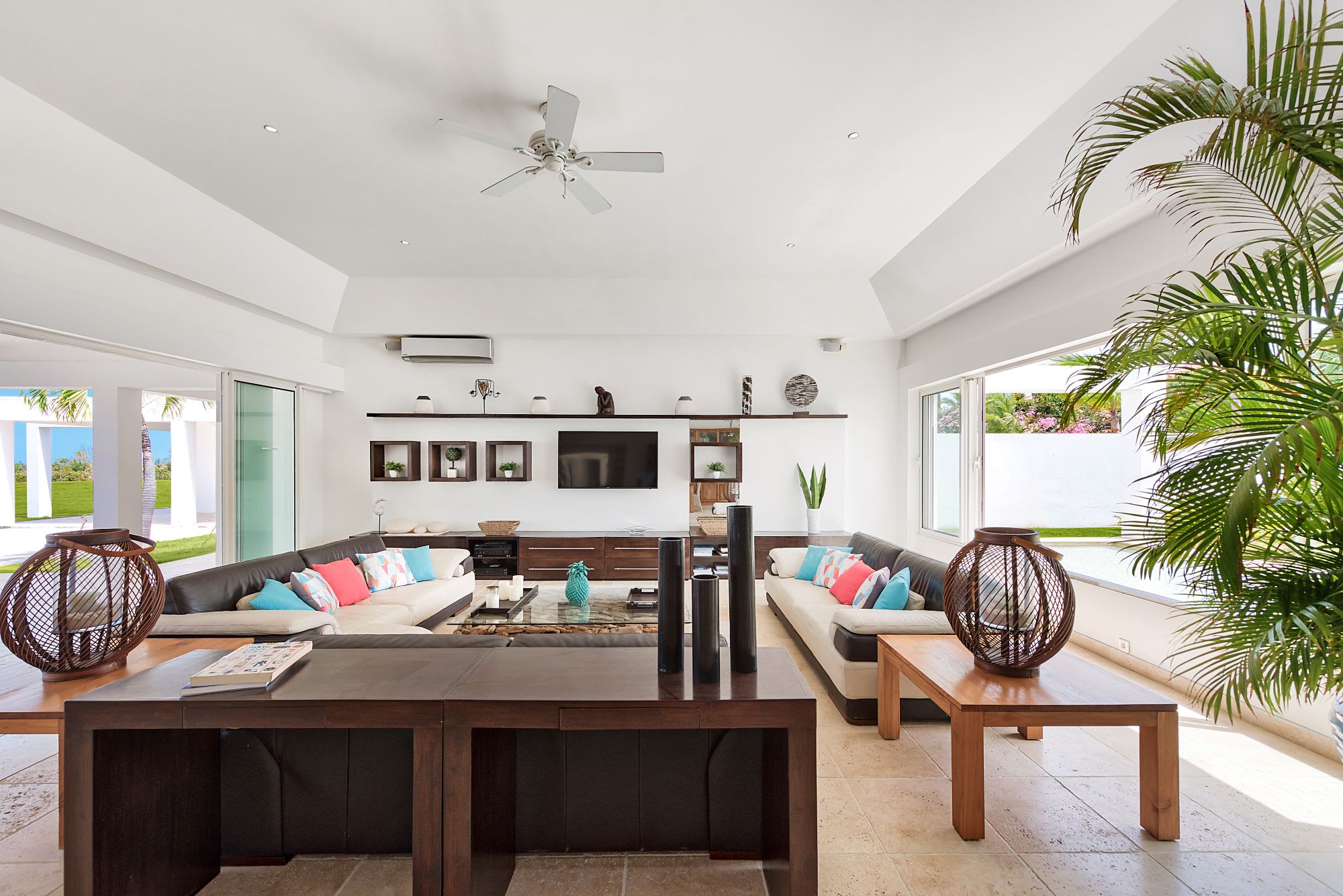 Villa Ambiance, a Terres Basses Estate with Panoramic Sea Views and Two Pools - Photo 29