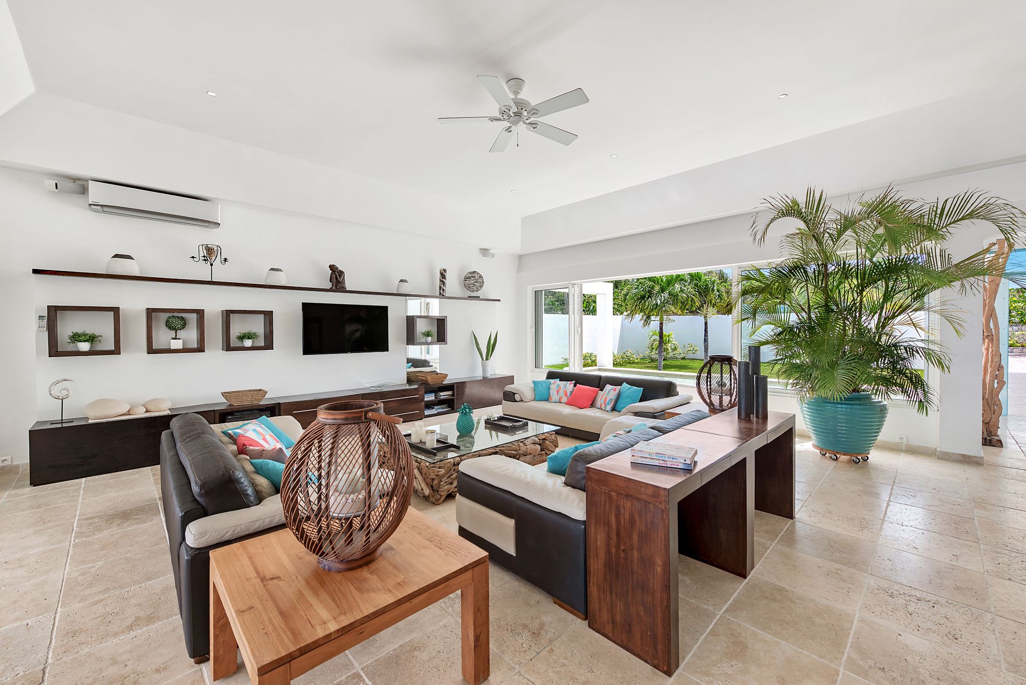Villa Ambiance, a Terres Basses Estate with Panoramic Sea Views and Two Pools - Photo 30
