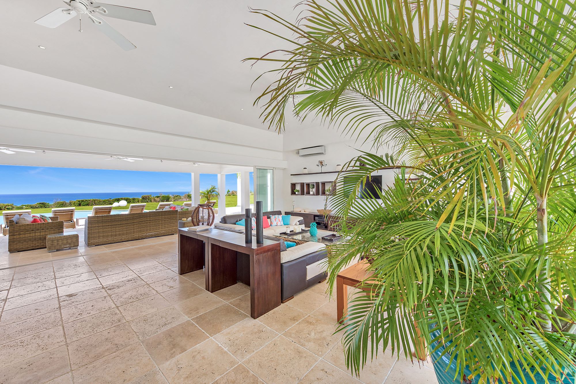 Villa Ambiance, a Terres Basses Estate with Panoramic Sea Views and Two Pools - Photo 32