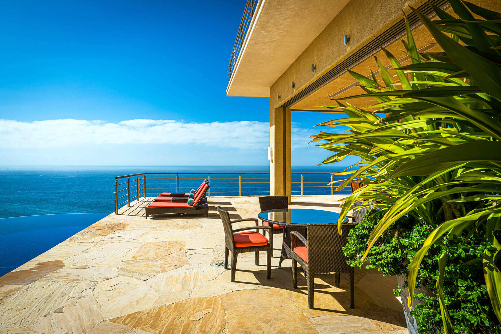 Villa Bellissima, Clifftop Pedregal Estate with Twin Infinity Pools and Pacific Views - Photo 15