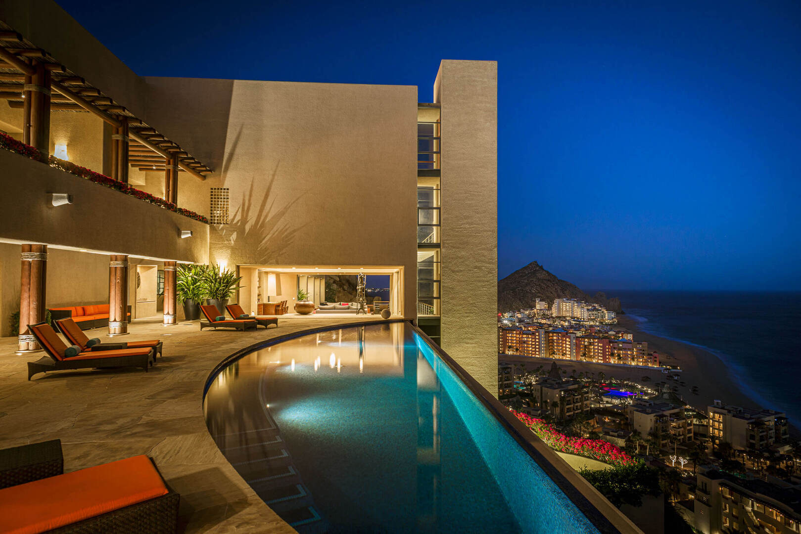 Villa Bellissima, Clifftop Pedregal Estate with Twin Infinity Pools and Pacific Views - Photo 39