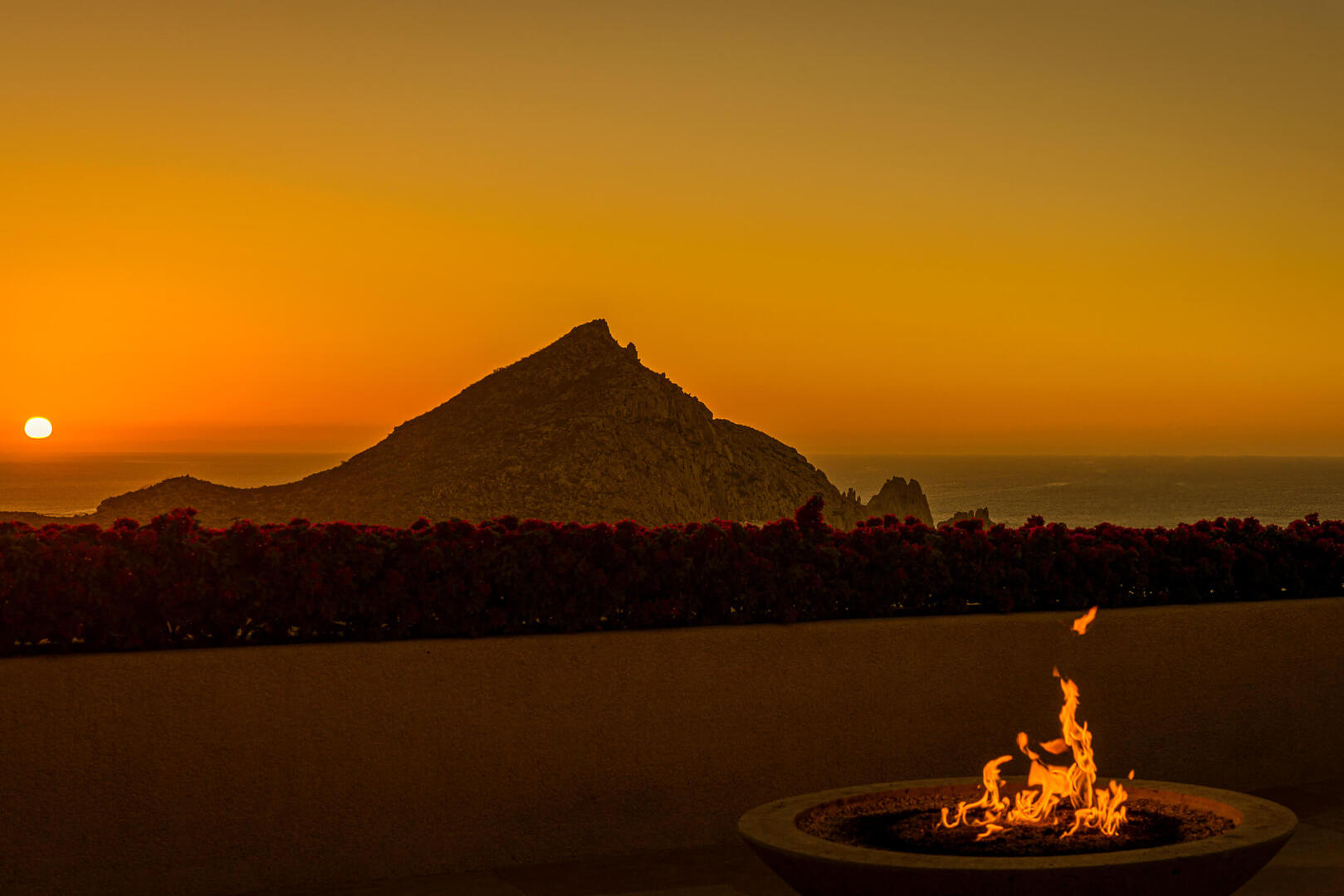 Villa Bellissima, Clifftop Pedregal Estate with Twin Infinity Pools and Pacific Views - Photo 40