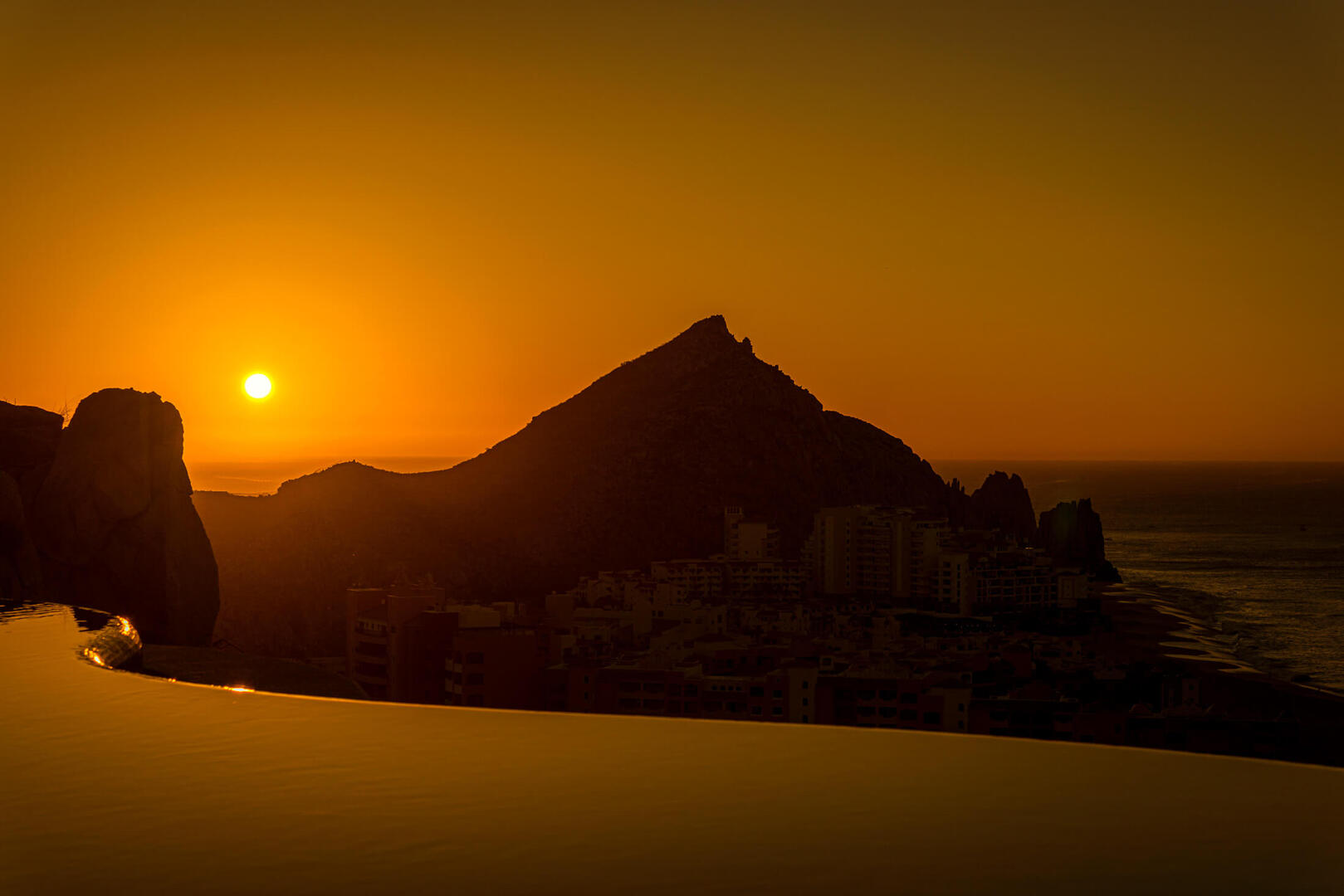 Villa Bellissima, Clifftop Pedregal Estate with Twin Infinity Pools and Pacific Views - Photo 41