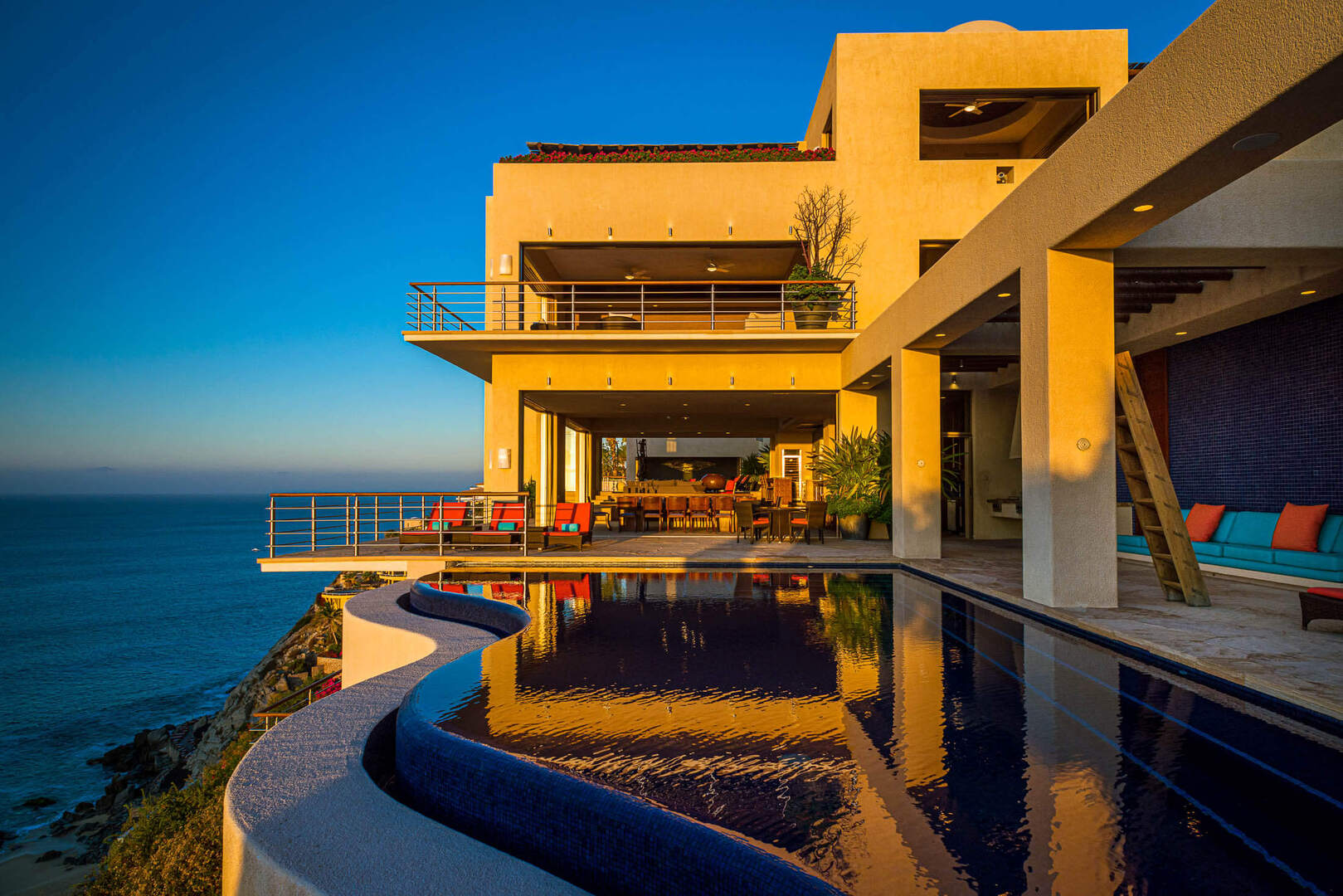 Villa Bellissima, Clifftop Pedregal Estate with Twin Infinity Pools and Pacific Views - Photo 42