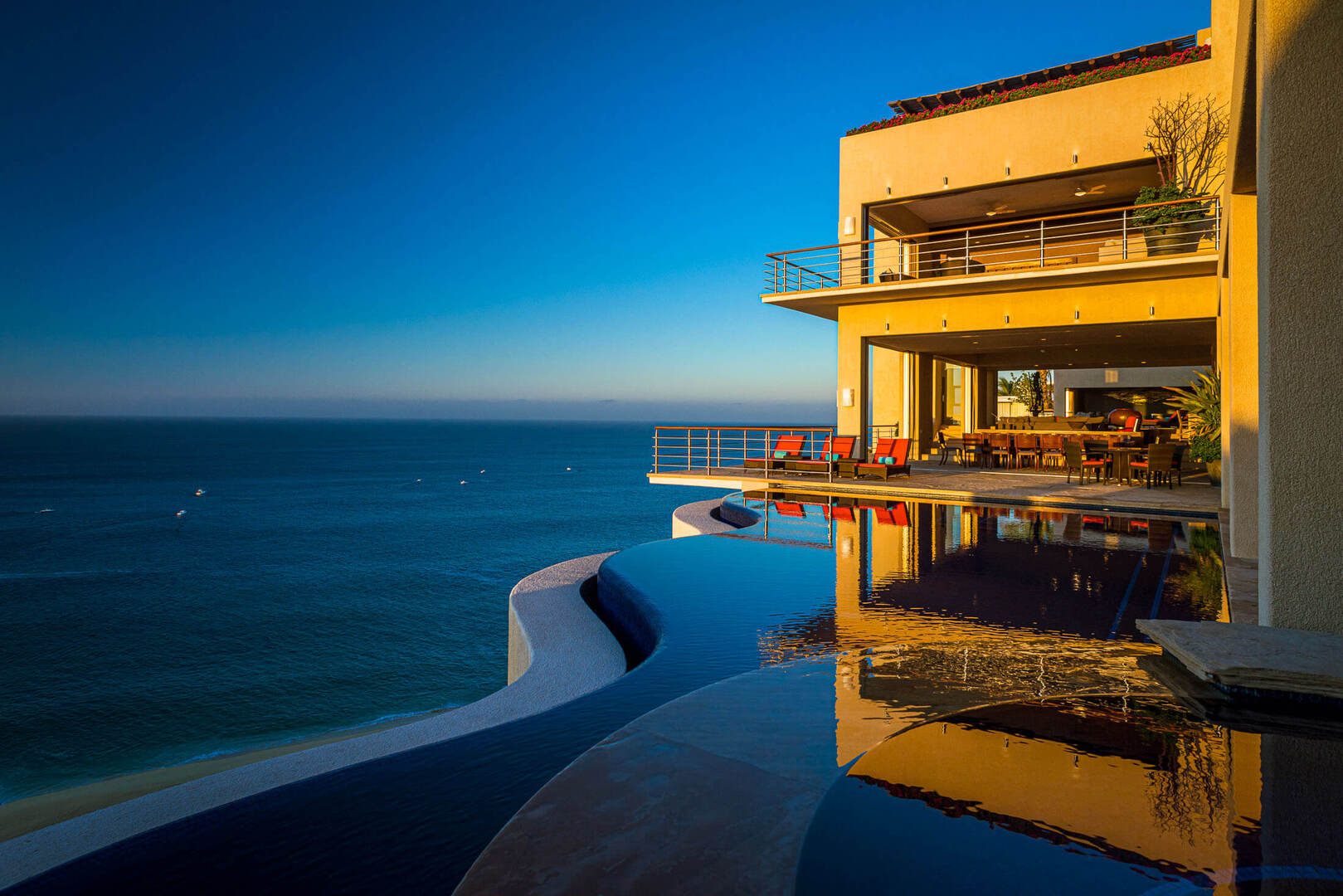 Villa Bellissima, Clifftop Pedregal Estate with Twin Infinity Pools and Pacific Views - Photo 43