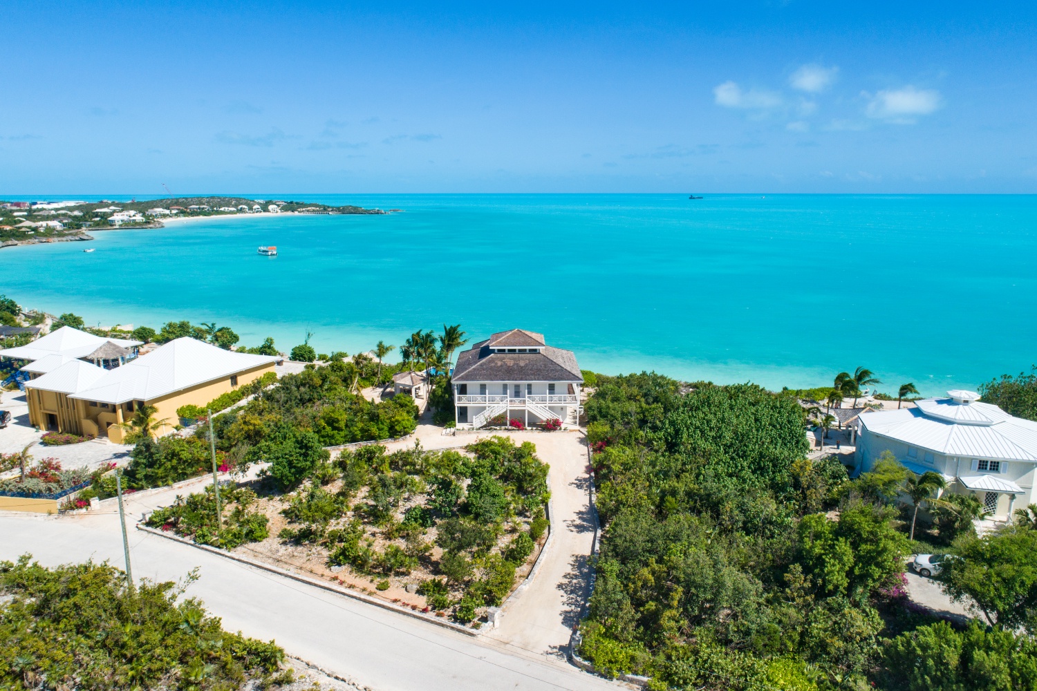Villa Calypso, Oceanfront Grace on Sapodilla Bay - Photo 12