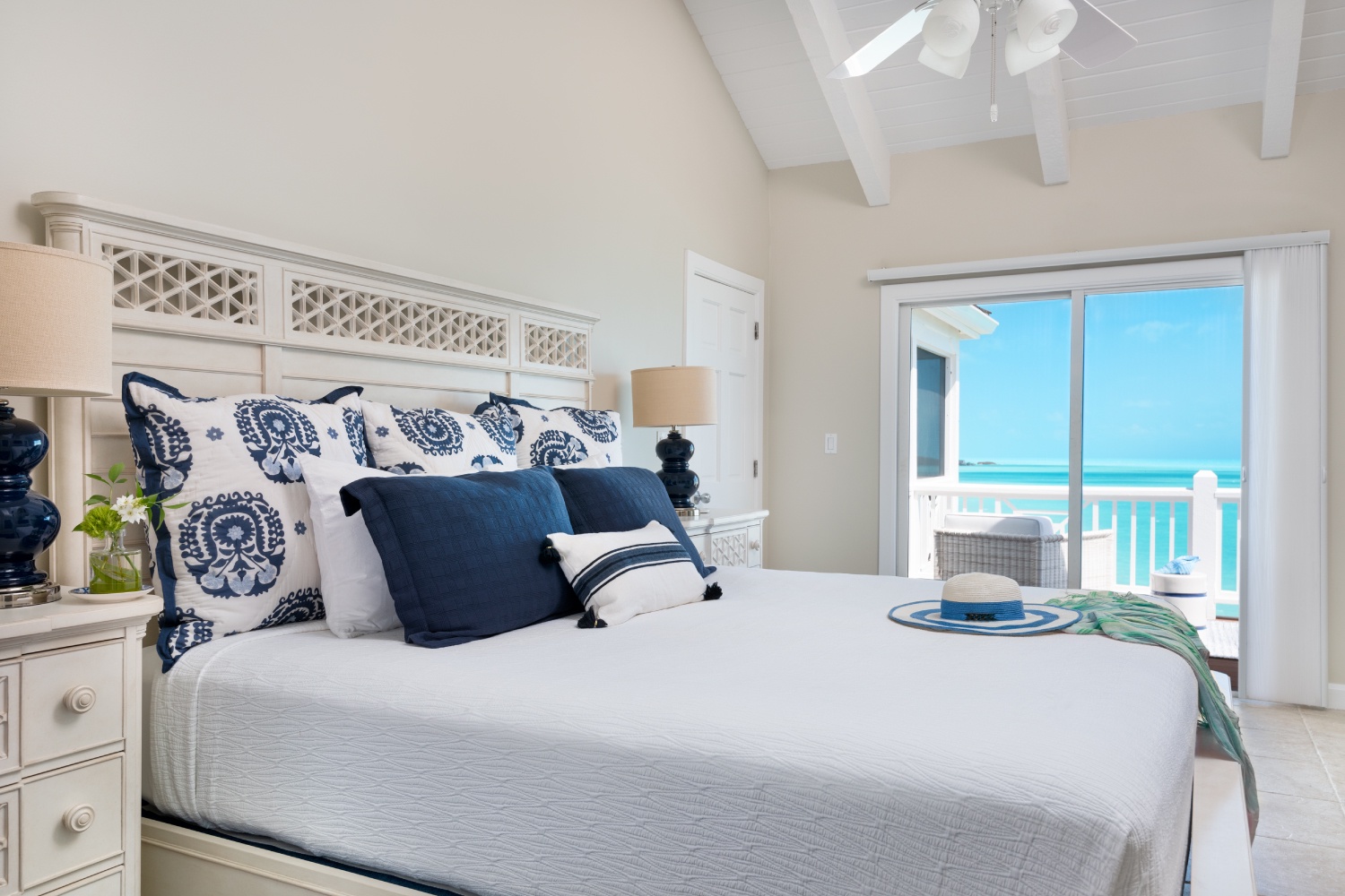 Villa Calypso, Oceanfront Grace on Sapodilla Bay - Photo 8