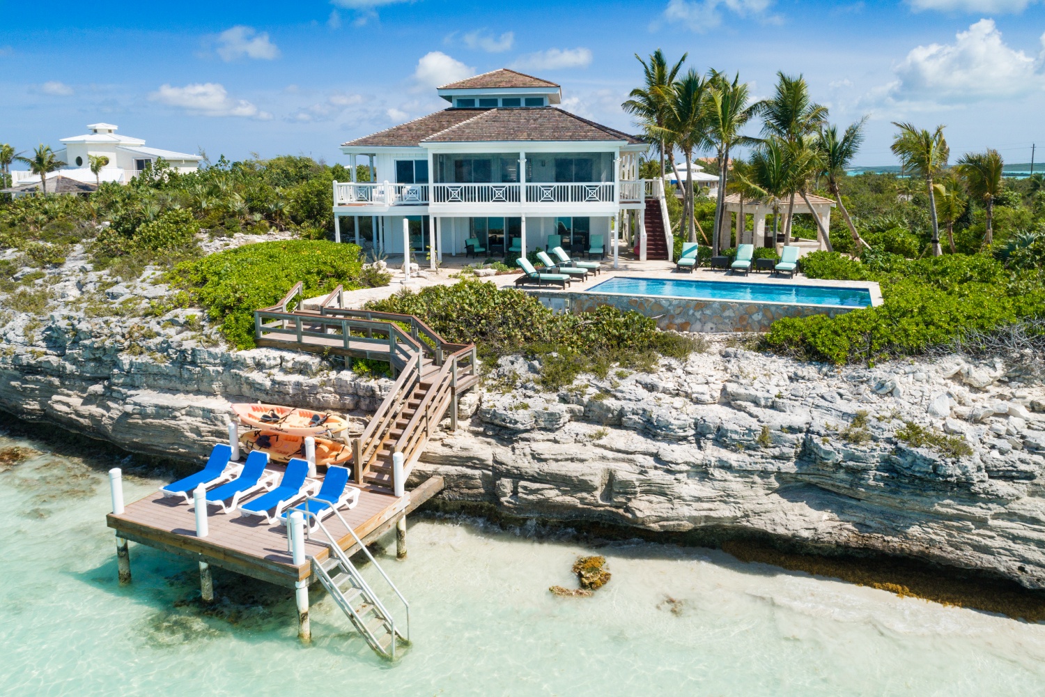 Villa Calypso, Oceanfront Grace on Sapodilla Bay