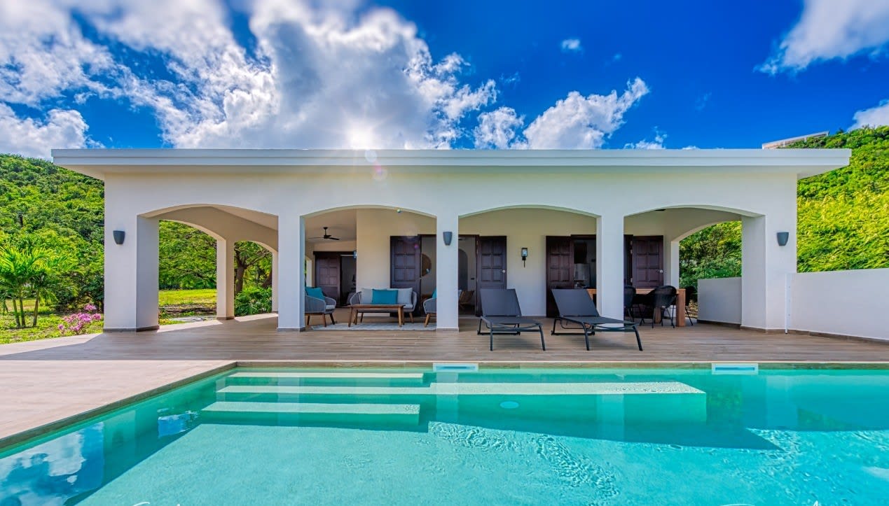 Villa Casa Capriolo, a Chic Beachfront Retreat on Baie Rouge Gallery 2