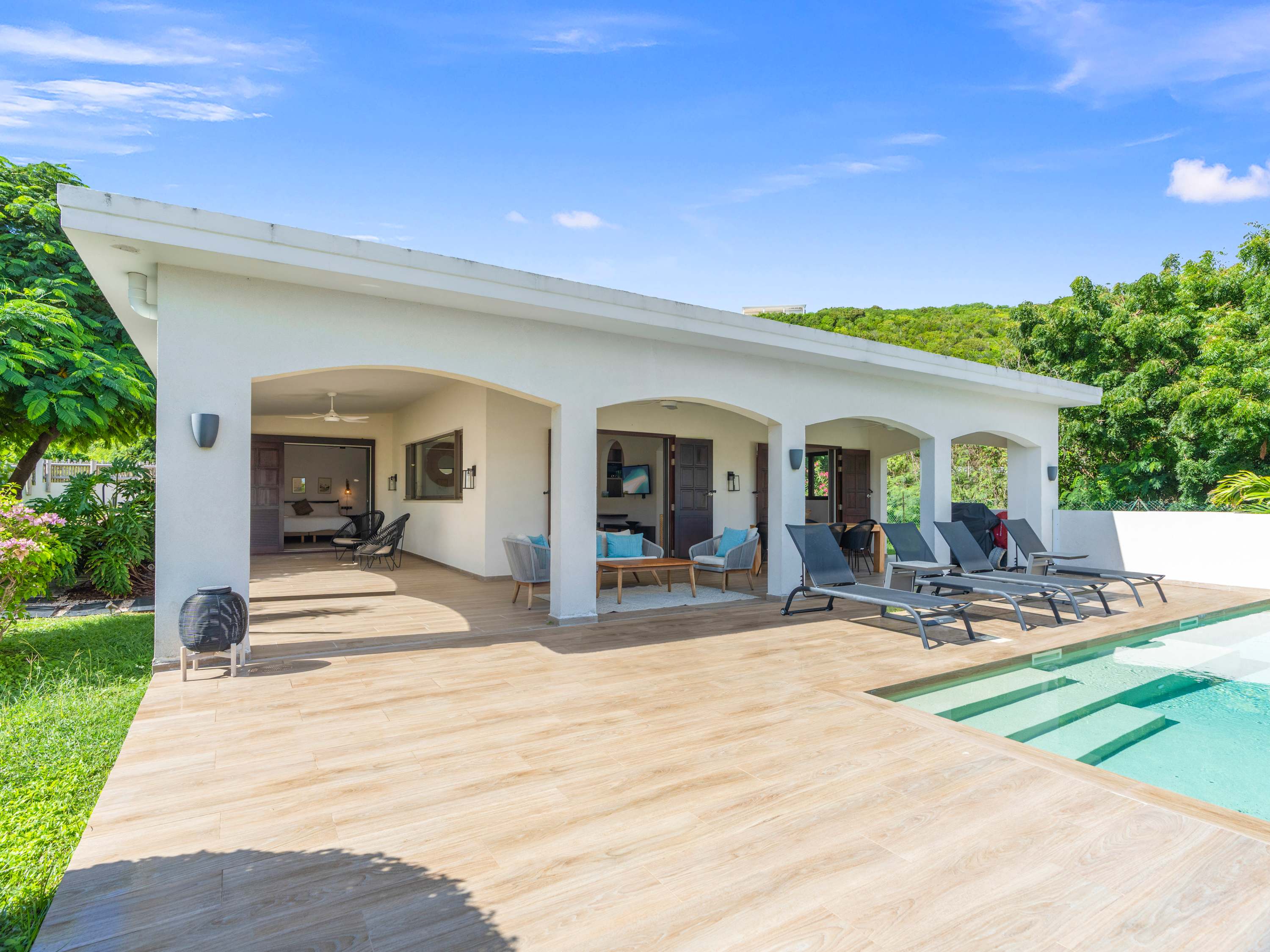 Villa Casa Capriolo, a Chic Beachfront Retreat on Baie Rouge - Photo 8