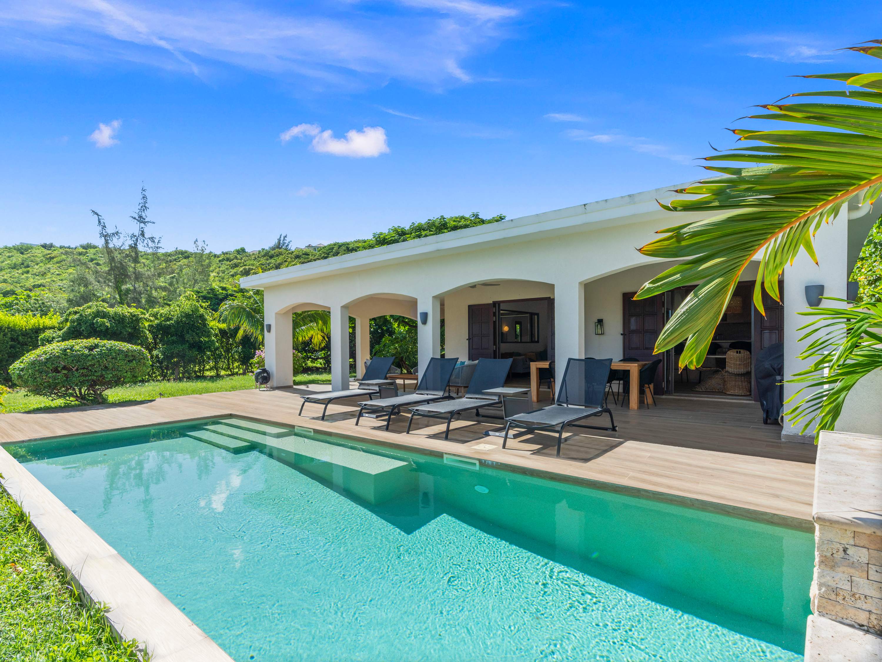 Villa Casa Capriolo, a Chic Beachfront Retreat on Baie Rouge - Photo 9