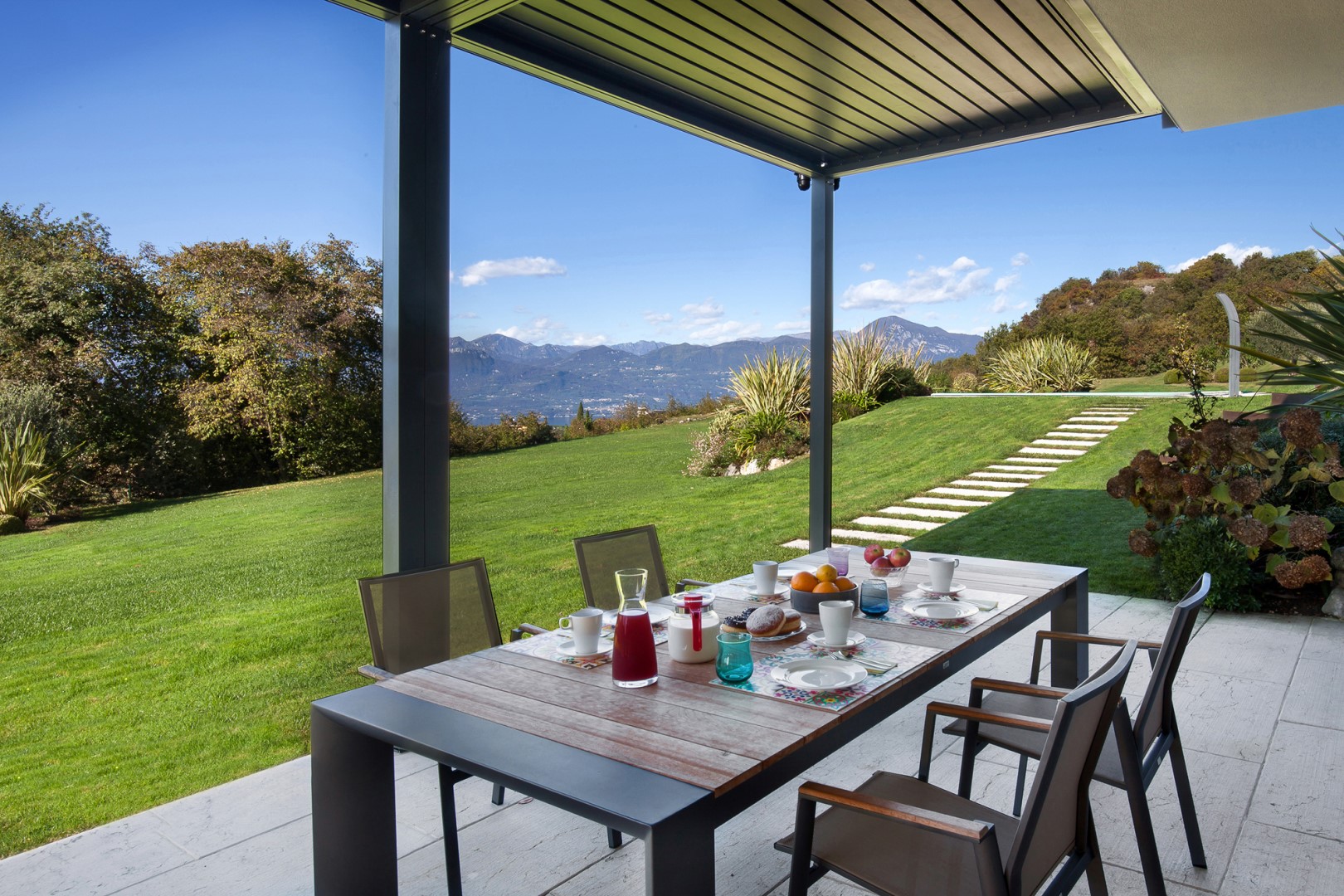 Villa Casaliva, Contemporary Lake Garda Villa with Panoramic Hilltop Views - Photo 12