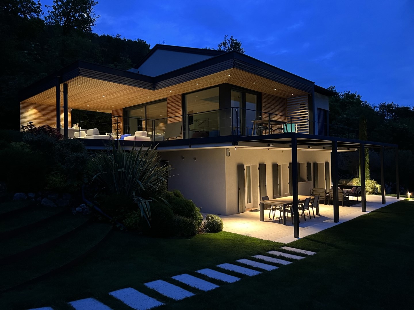 Villa Casaliva, Contemporary Lake Garda Villa with Panoramic Hilltop Views - Photo 14