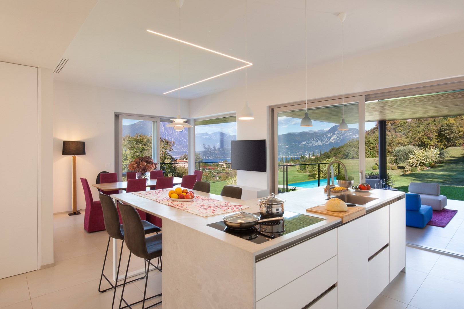 Villa Casaliva, Contemporary Lake Garda Villa with Panoramic Hilltop Views - Photo 16