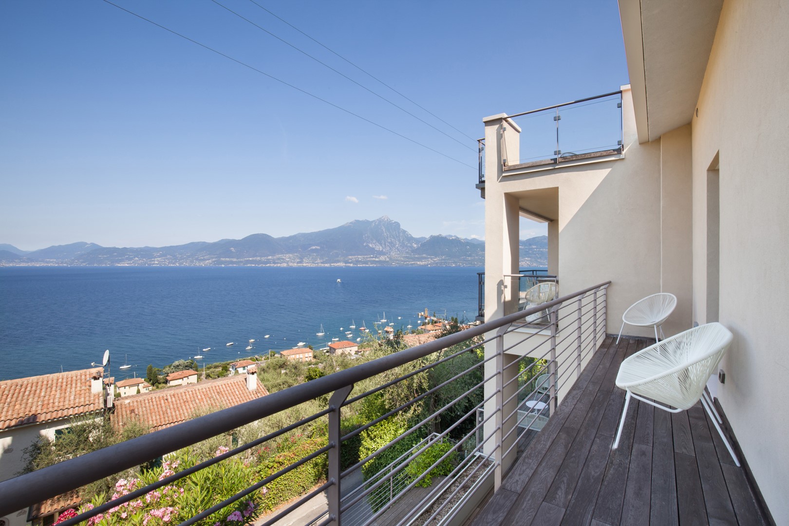 Villa Claudia, Elegant Lake Garda Villa with Pool and Panoramic Jacuzzi near Torri del Benaco - Photo 28