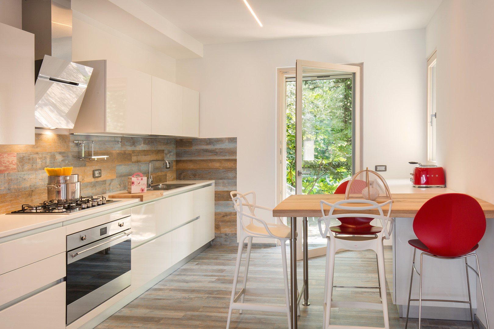 Villa Claudia, Elegant Lake Garda Villa with Pool and Panoramic Jacuzzi near Torri del Benaco - Photo 33
