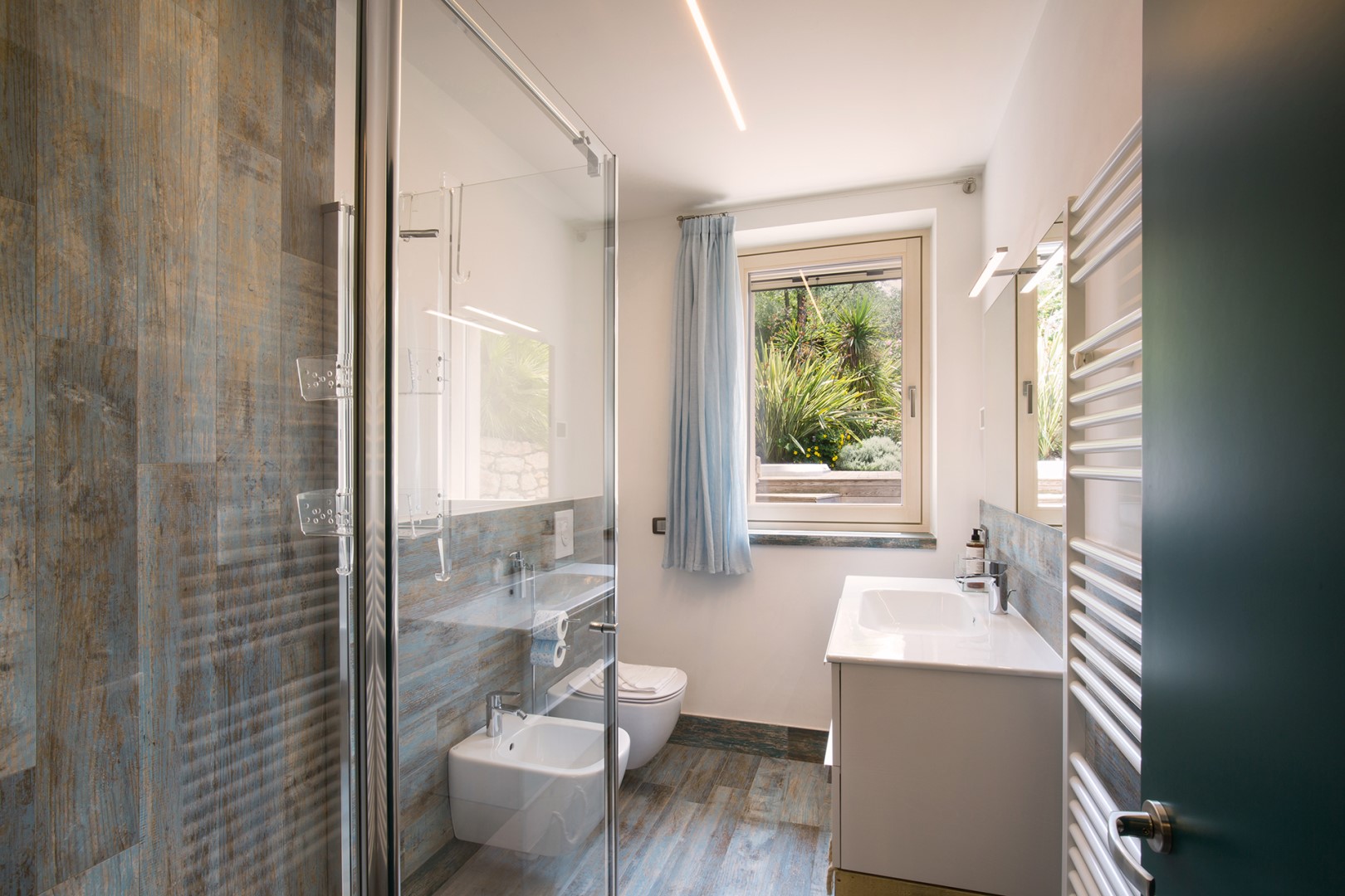 Villa Claudia, Elegant Lake Garda Villa with Pool and Panoramic Jacuzzi near Torri del Benaco - Photo 44