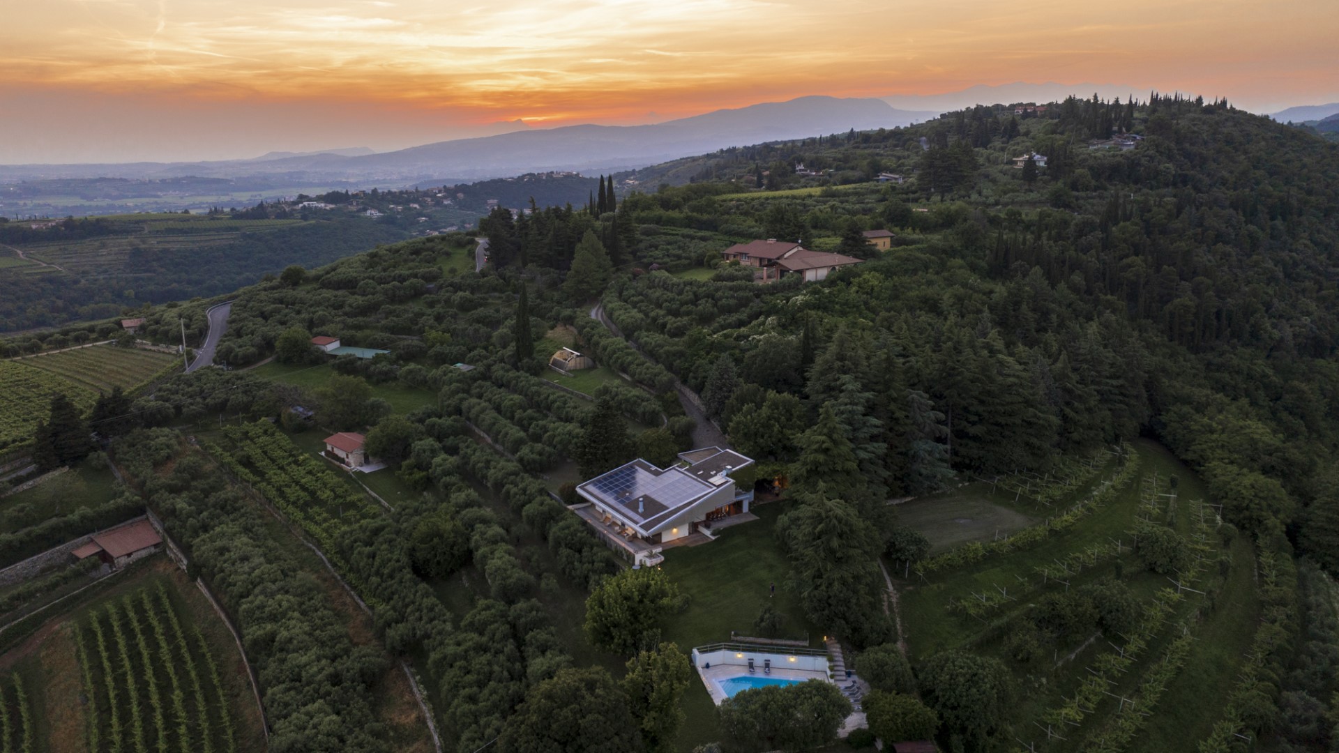 Villa degli Ulivi, Modern Luxury Among Valpolicella Olive Groves - Photo 12