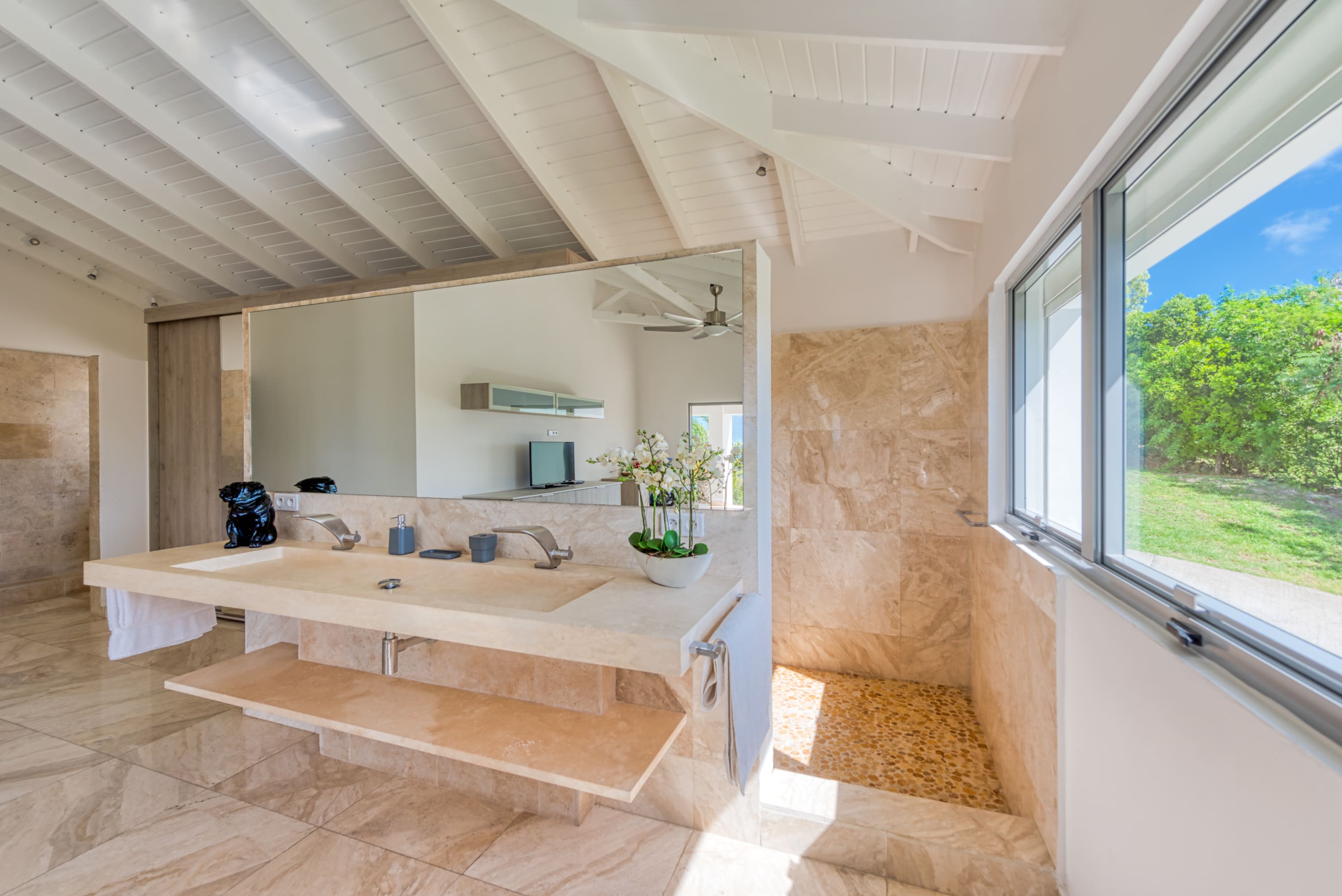 Villa El Grande Azure, a Five Bedroom Sea View Retreat in Les Terres Basses - Photo 21