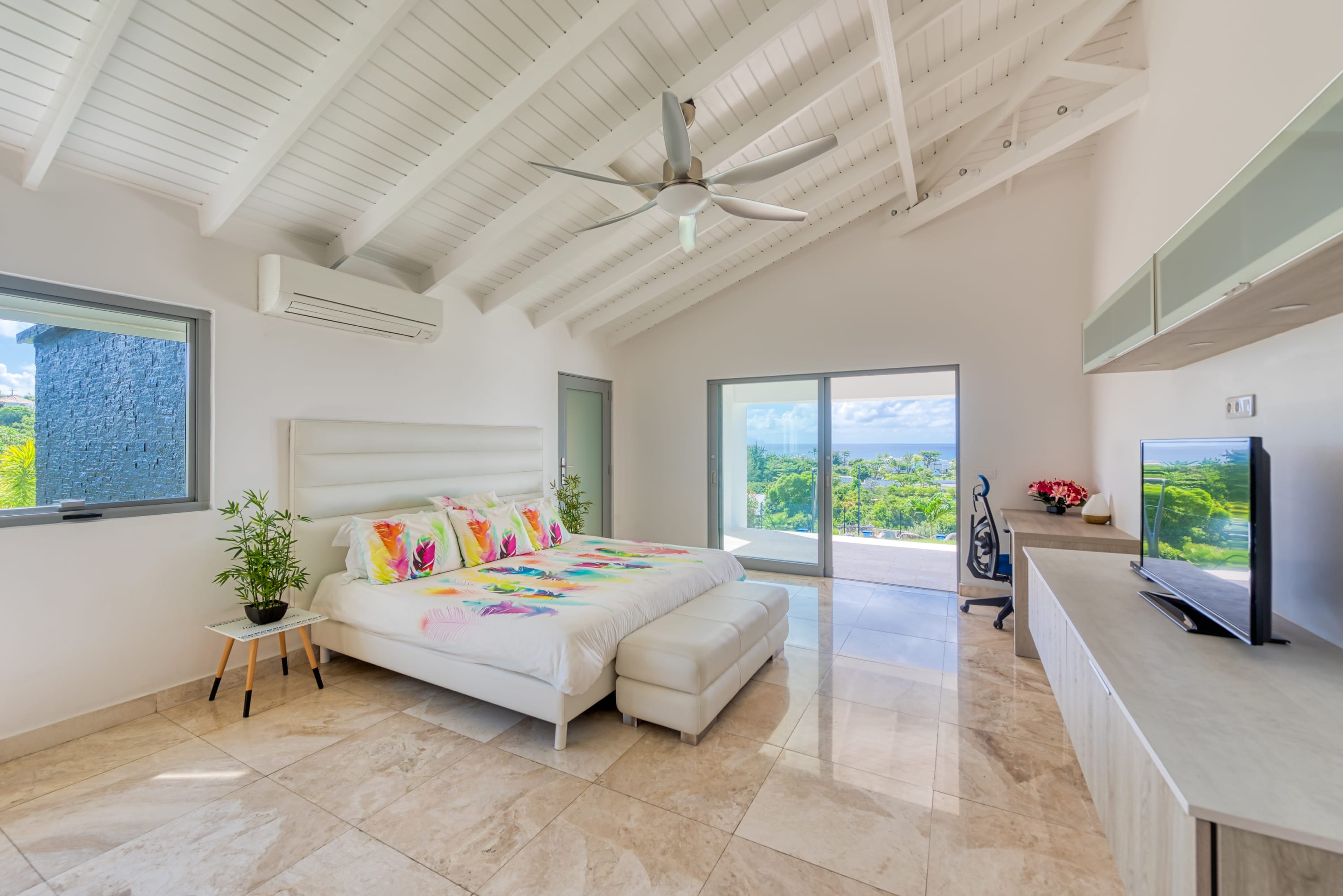 Villa El Grande Azure, a Five Bedroom Sea View Retreat in Les Terres Basses - Photo 25
