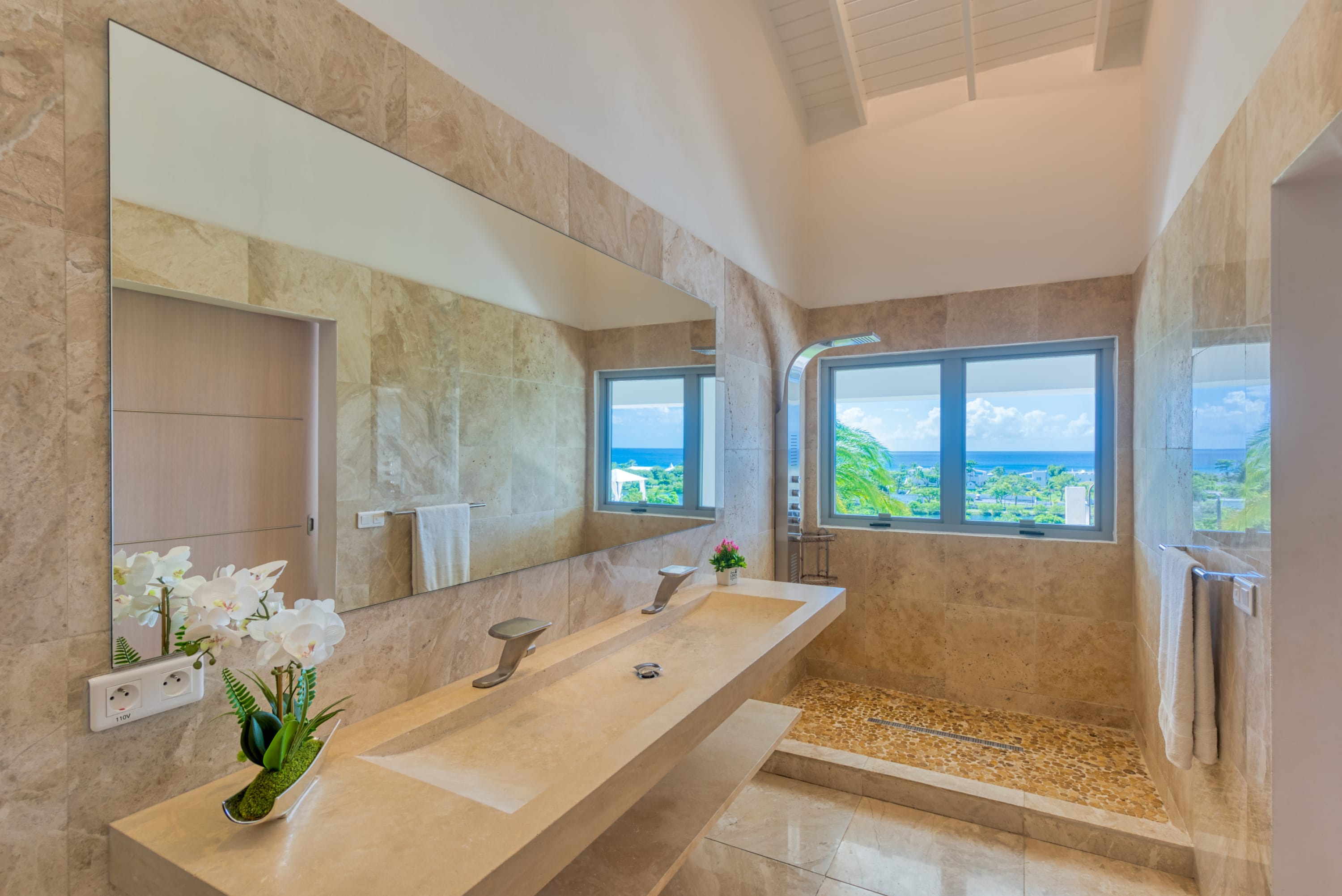 Villa El Grande Azure, a Five Bedroom Sea View Retreat in Les Terres Basses - Photo 30