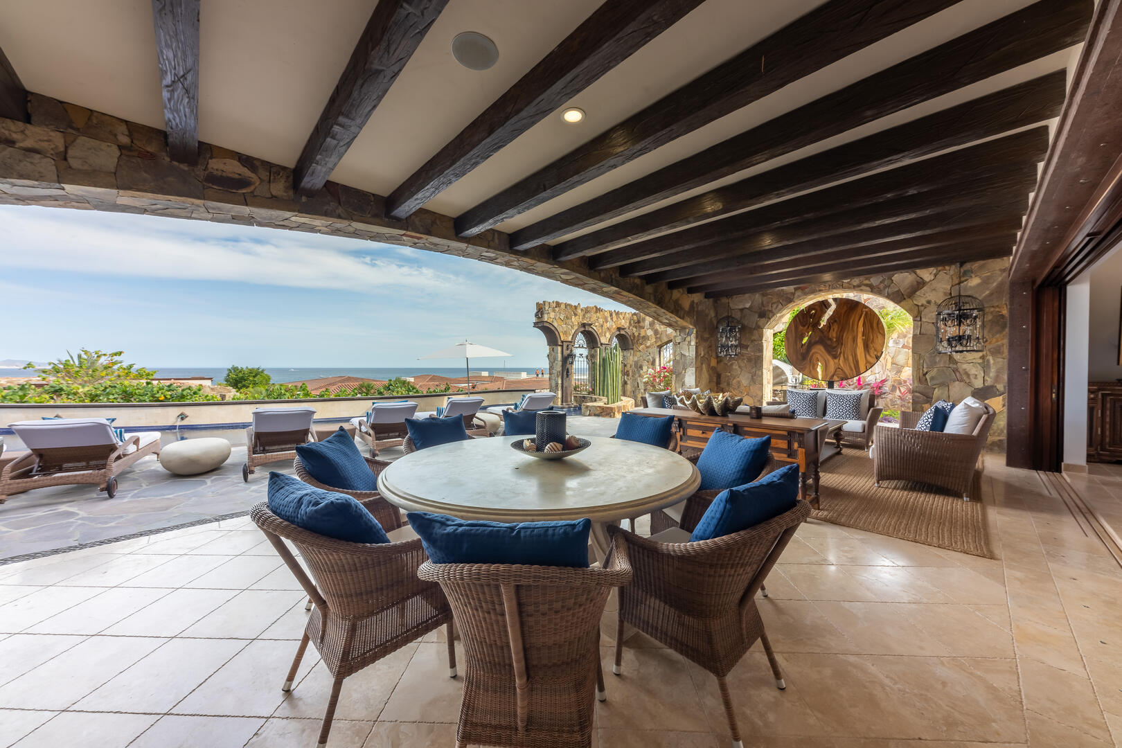 Villa Encanto, Six Bedroom Palmilla Retreat with a 100 Foot Infinity Pool - Photo 7