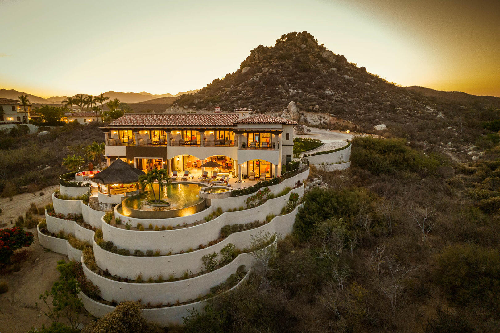 Villa Fondren, Ocean View Luxury in Fundadores with Beach Club Access Gallery 2
