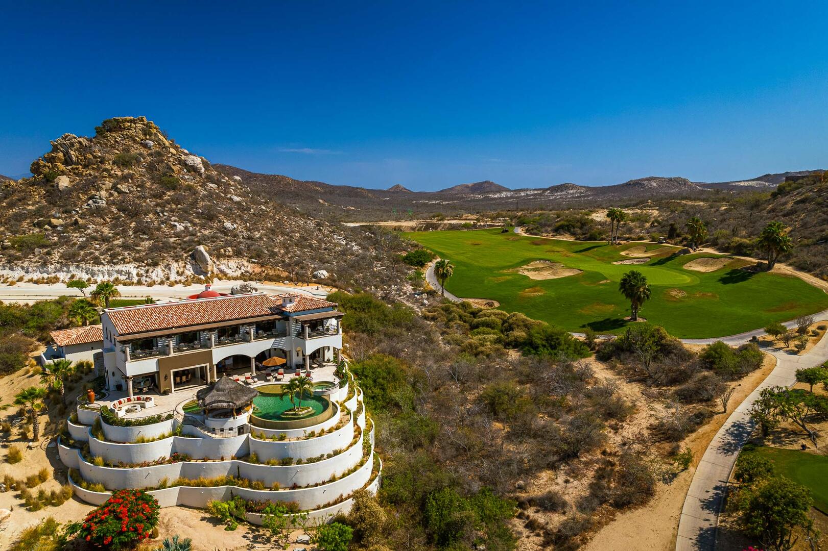 Villa Fondren, Ocean View Luxury in Fundadores with Beach Club Access - Photo 24