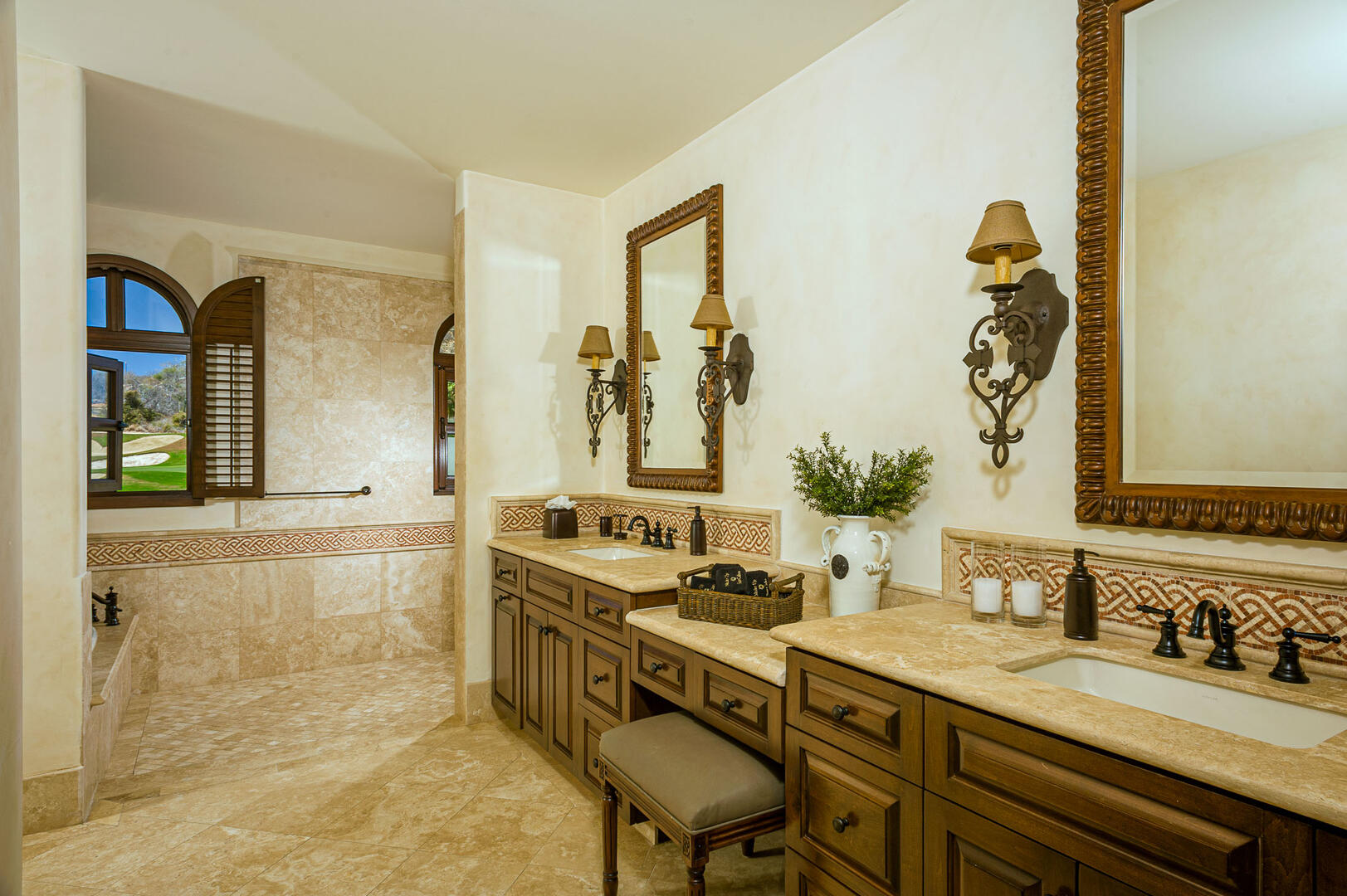 Villa Fondren, Ocean View Luxury in Fundadores with Beach Club Access - Photo 27