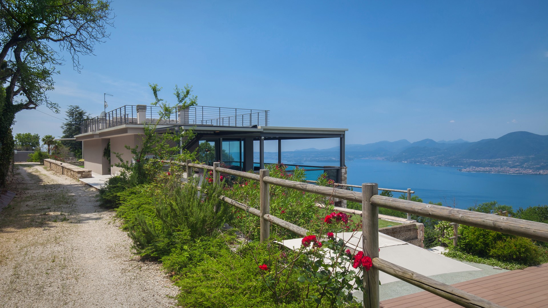 Villa Gemma, Contemporary Lake Garda Villa above San Zeno di Montagna - Photo 14