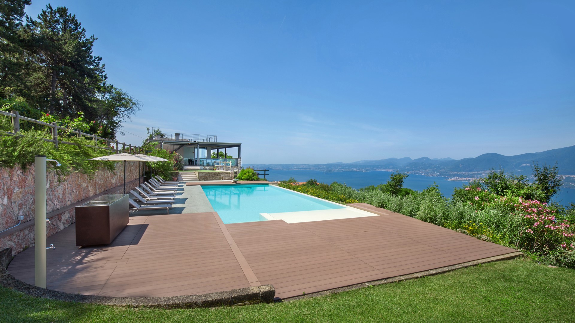 Villa Gemma, Contemporary Lake Garda Villa above San Zeno di Montagna - Photo 16