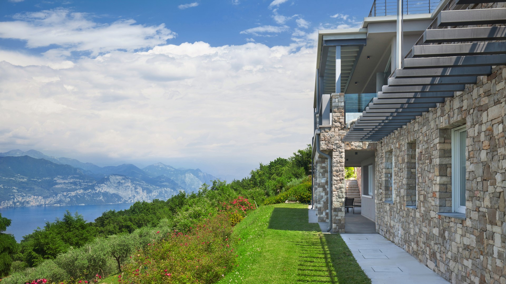 Villa Gemma, Contemporary Lake Garda Villa above San Zeno di Montagna - Photo 19