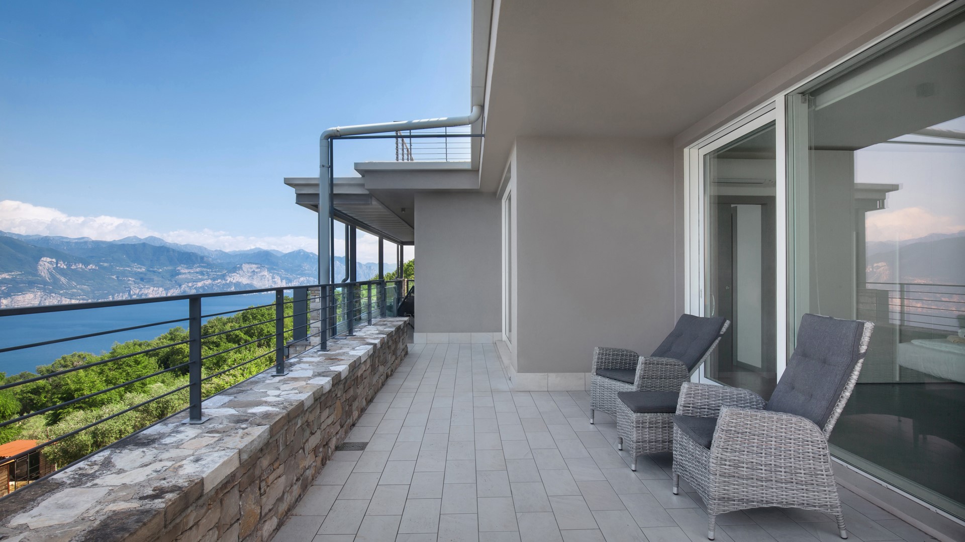 Villa Gemma, Contemporary Lake Garda Villa above San Zeno di Montagna - Photo 21