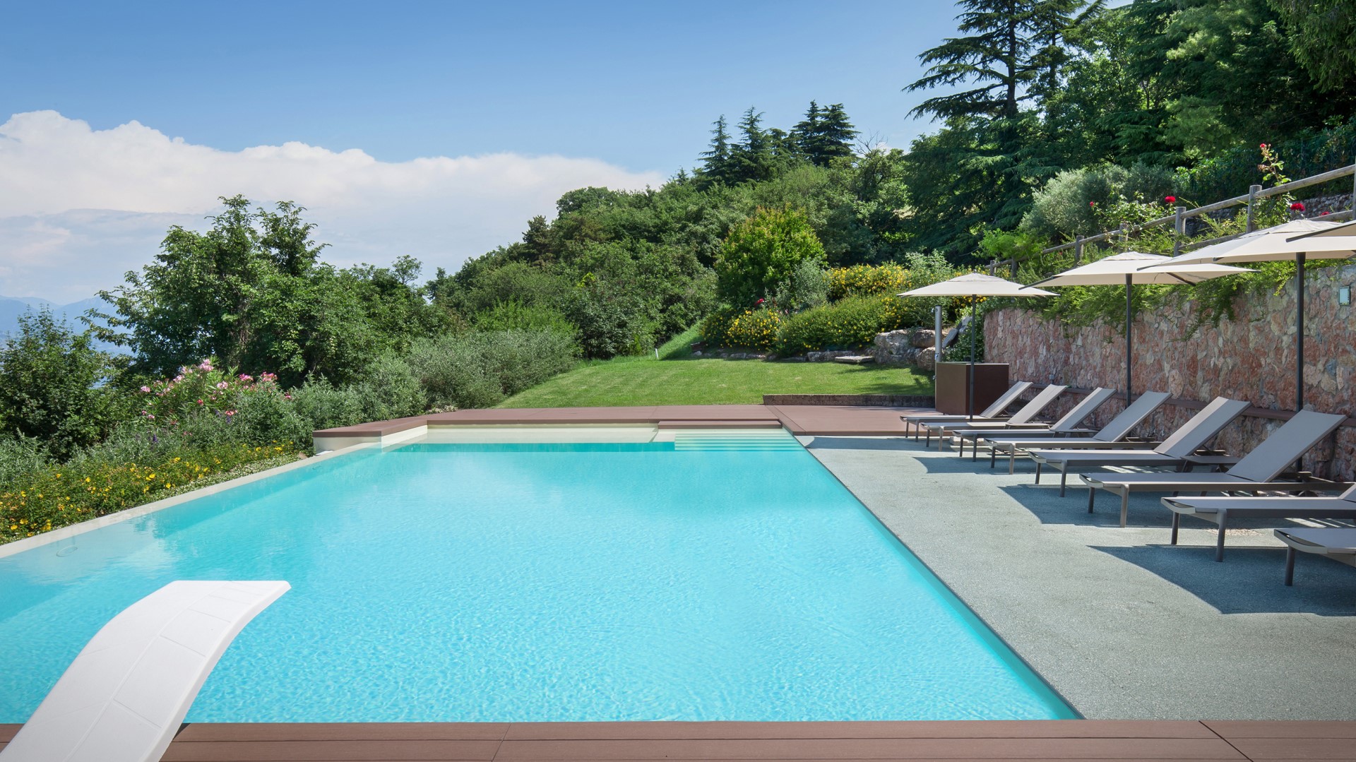 Villa Gemma, Contemporary Lake Garda Villa above San Zeno di Montagna - Photo 22