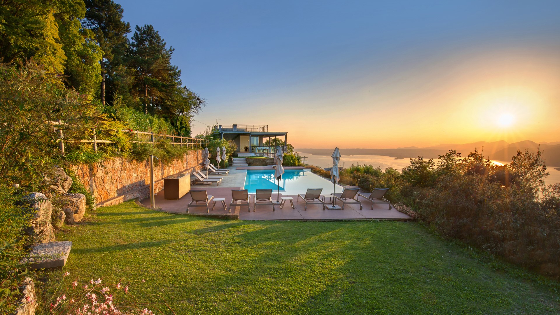 Villa Gemma, Contemporary Lake Garda Villa above San Zeno di Montagna - Photo 24