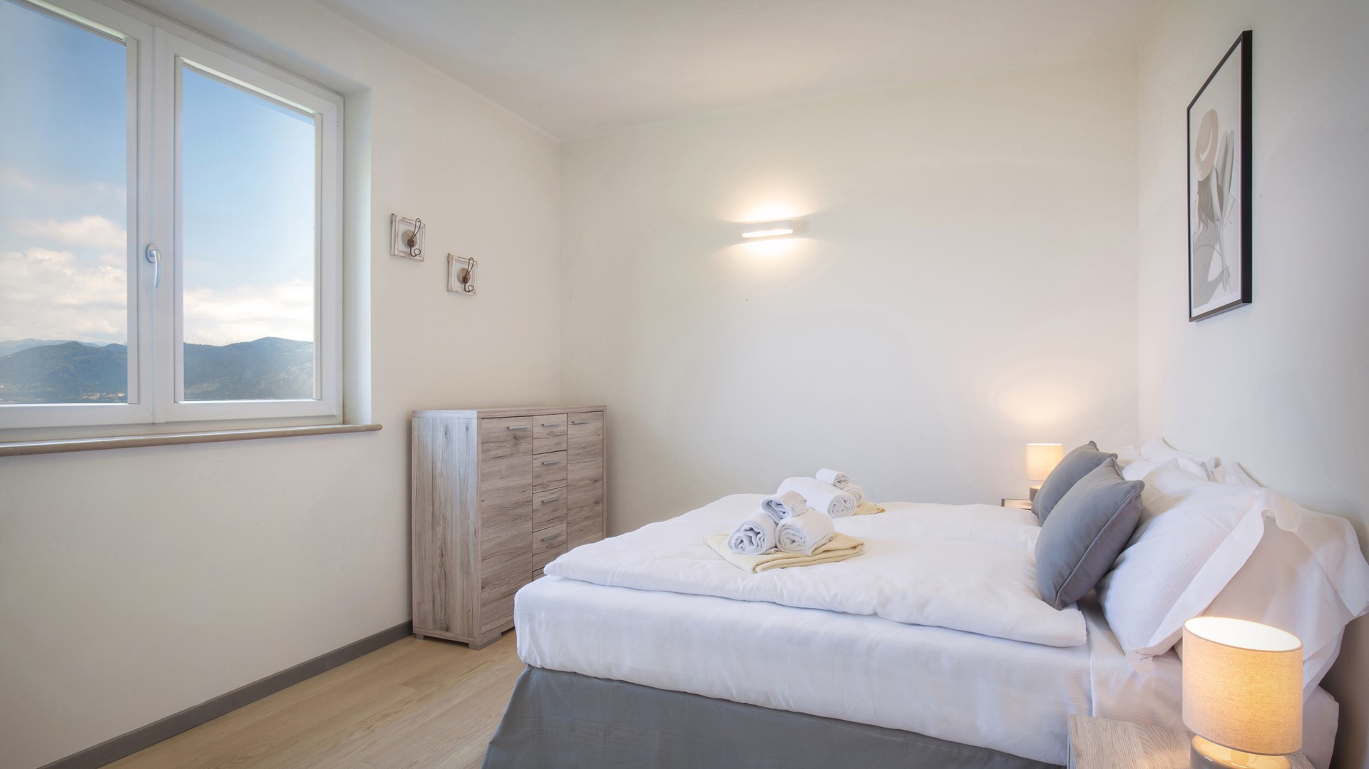 Villa Gemma, Contemporary Lake Garda Villa above San Zeno di Montagna - Photo 40