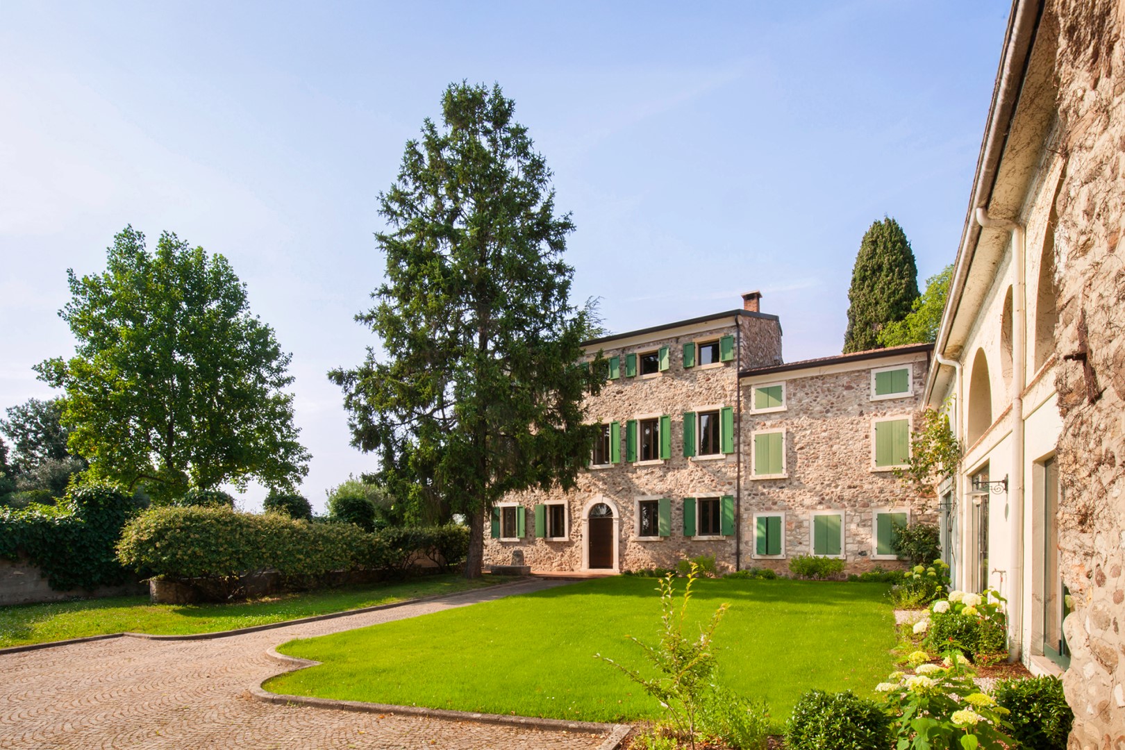 Villa Il Belcanto, Elegant Wine Country Retreat Near Lake Garda Gallery 1