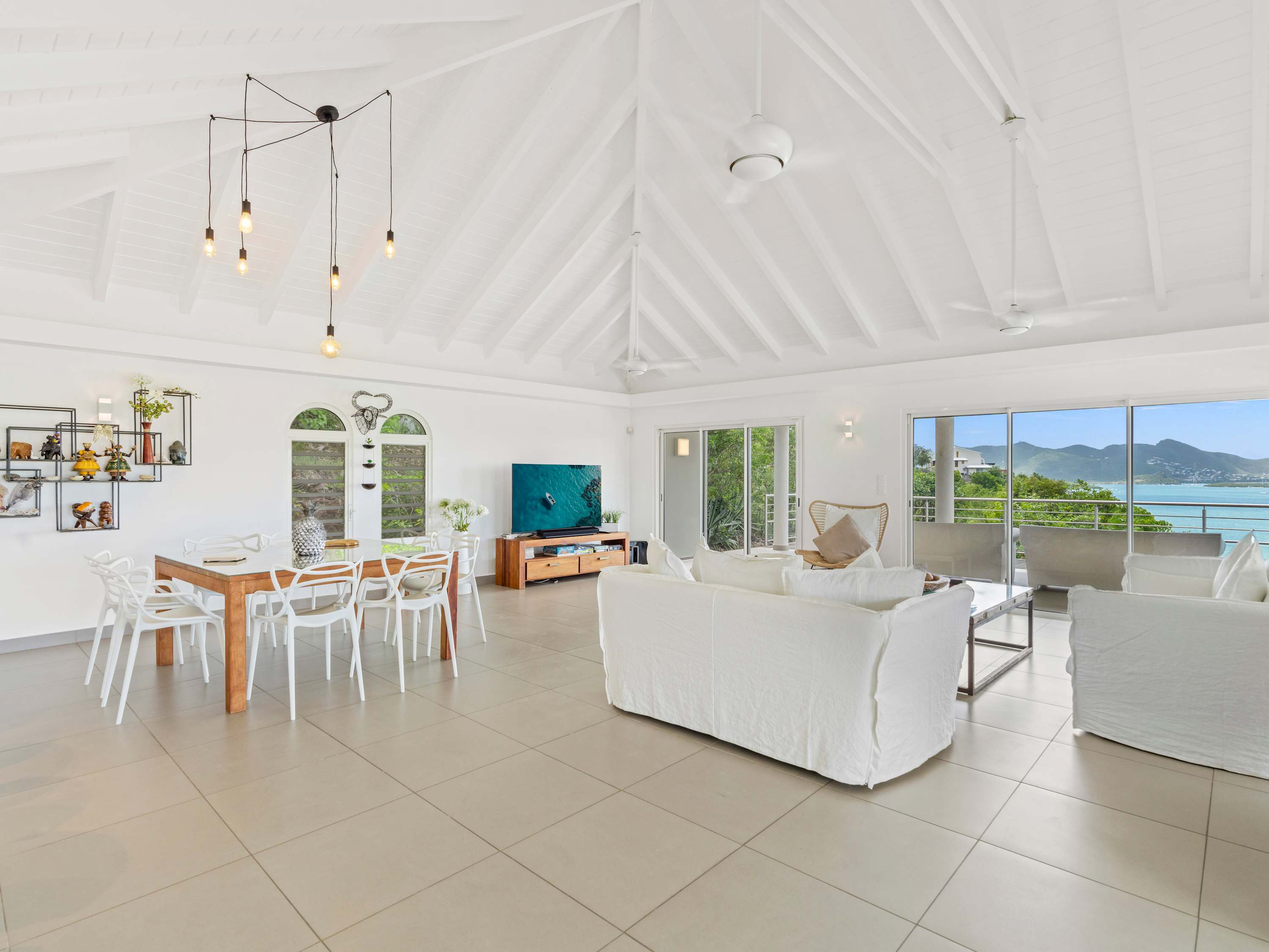 Villa Imagine in Terres Basses, Oceanfront Five Bedroom Villa with Private Pool Main View