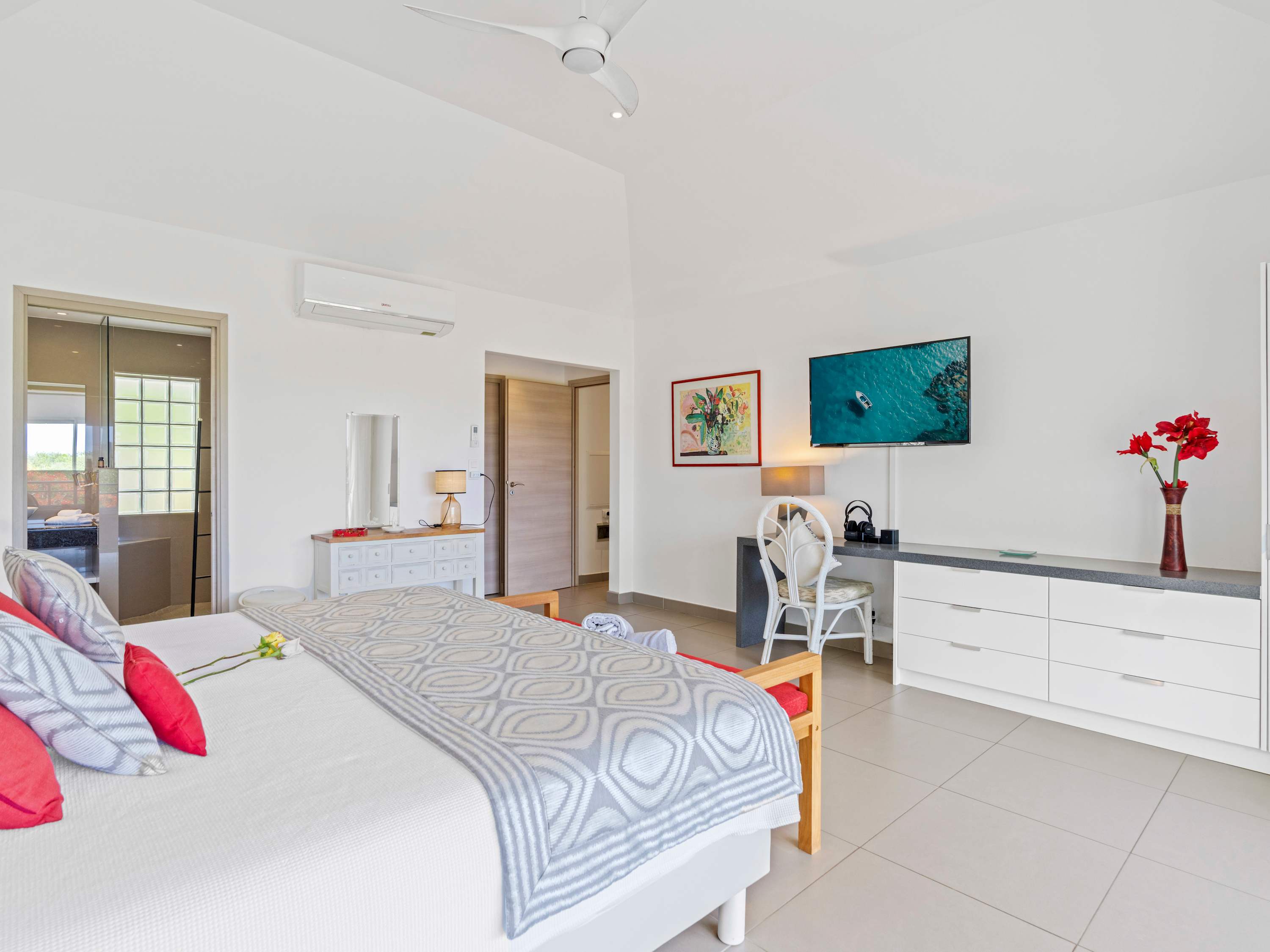 Villa Imagine in Terres Basses, Oceanfront Five Bedroom Villa with Private Pool - Photo 43