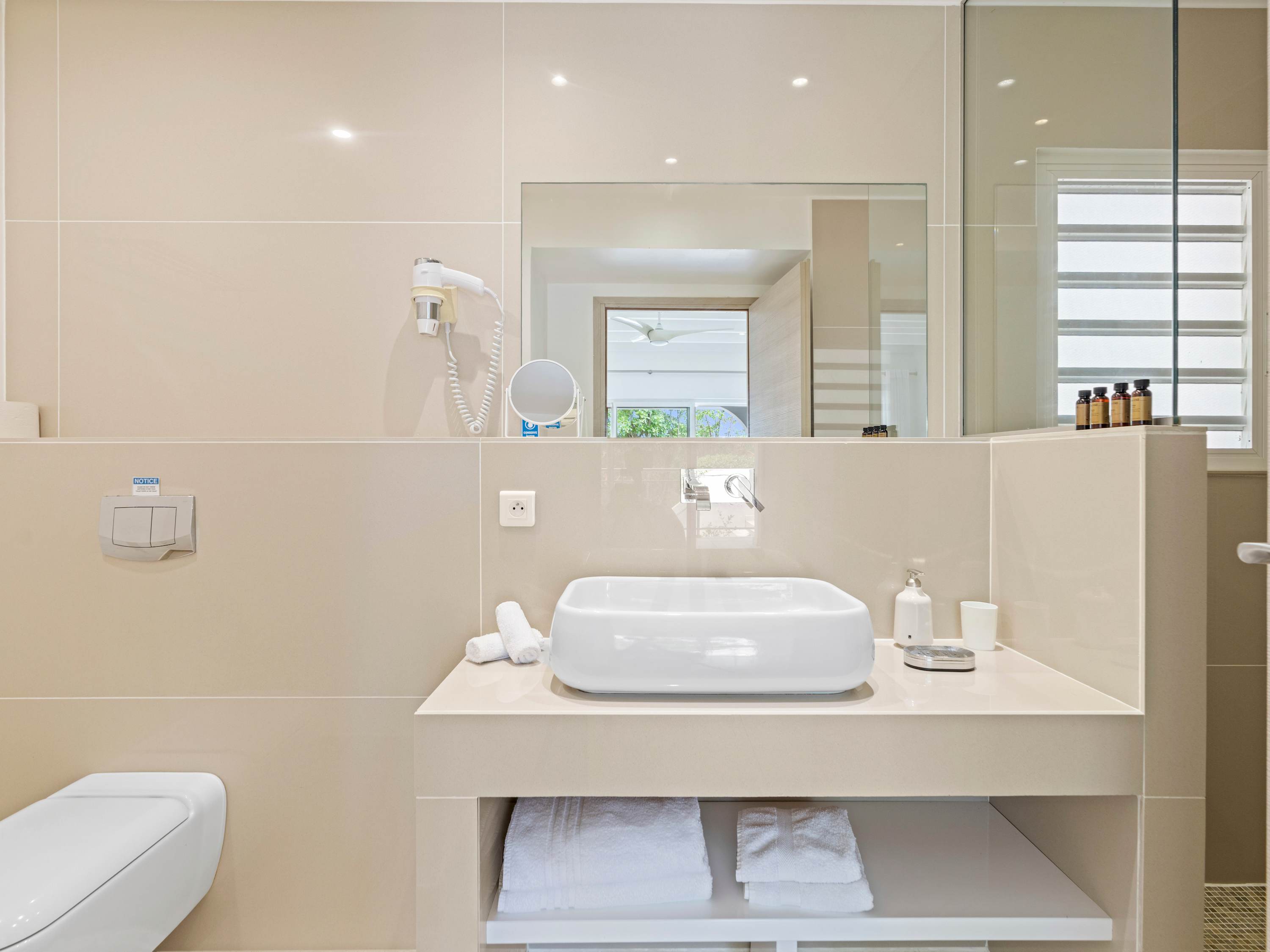 Villa Imagine in Terres Basses, Oceanfront Five Bedroom Villa with Private Pool - Photo 52