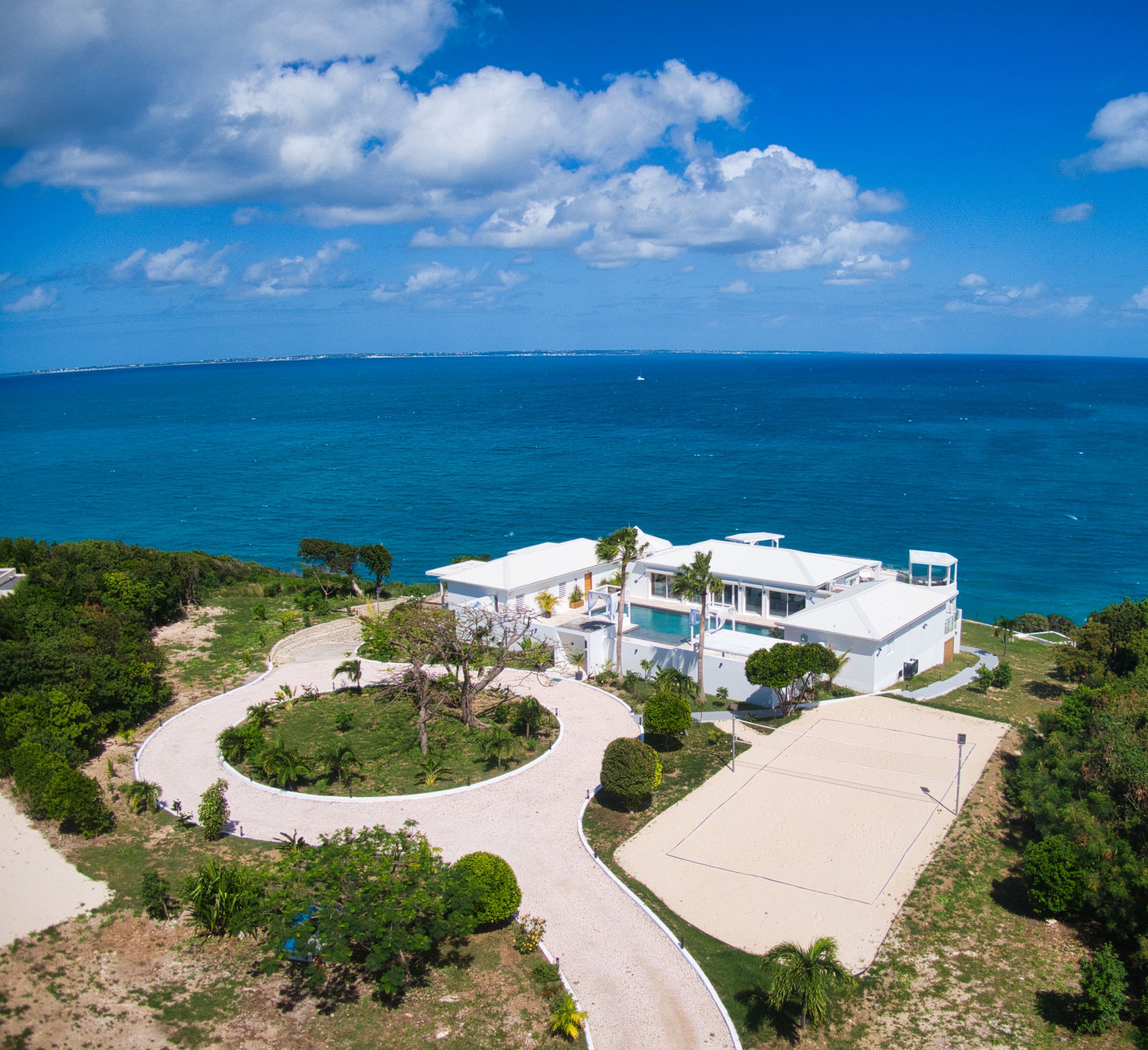 Villa Infinity Blue Gallery 1
