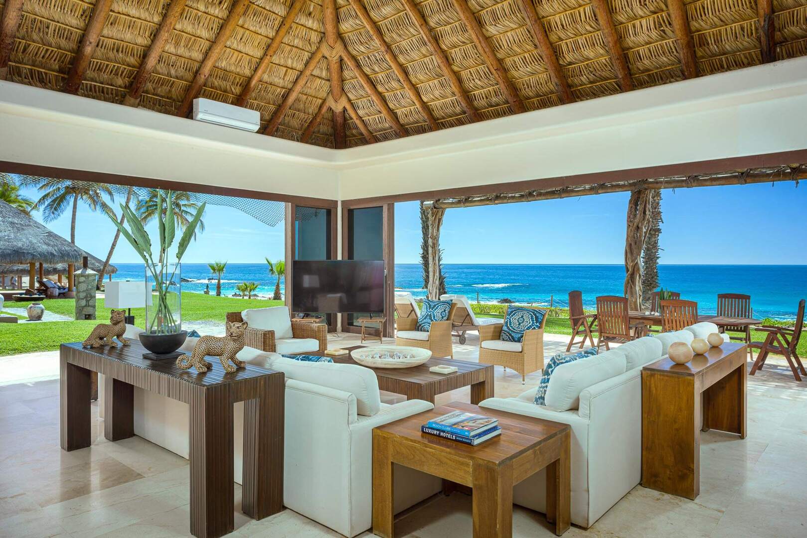 Villa La Concha, Oceanfront Six-Bedroom Estate in Cabo Real Gallery 1