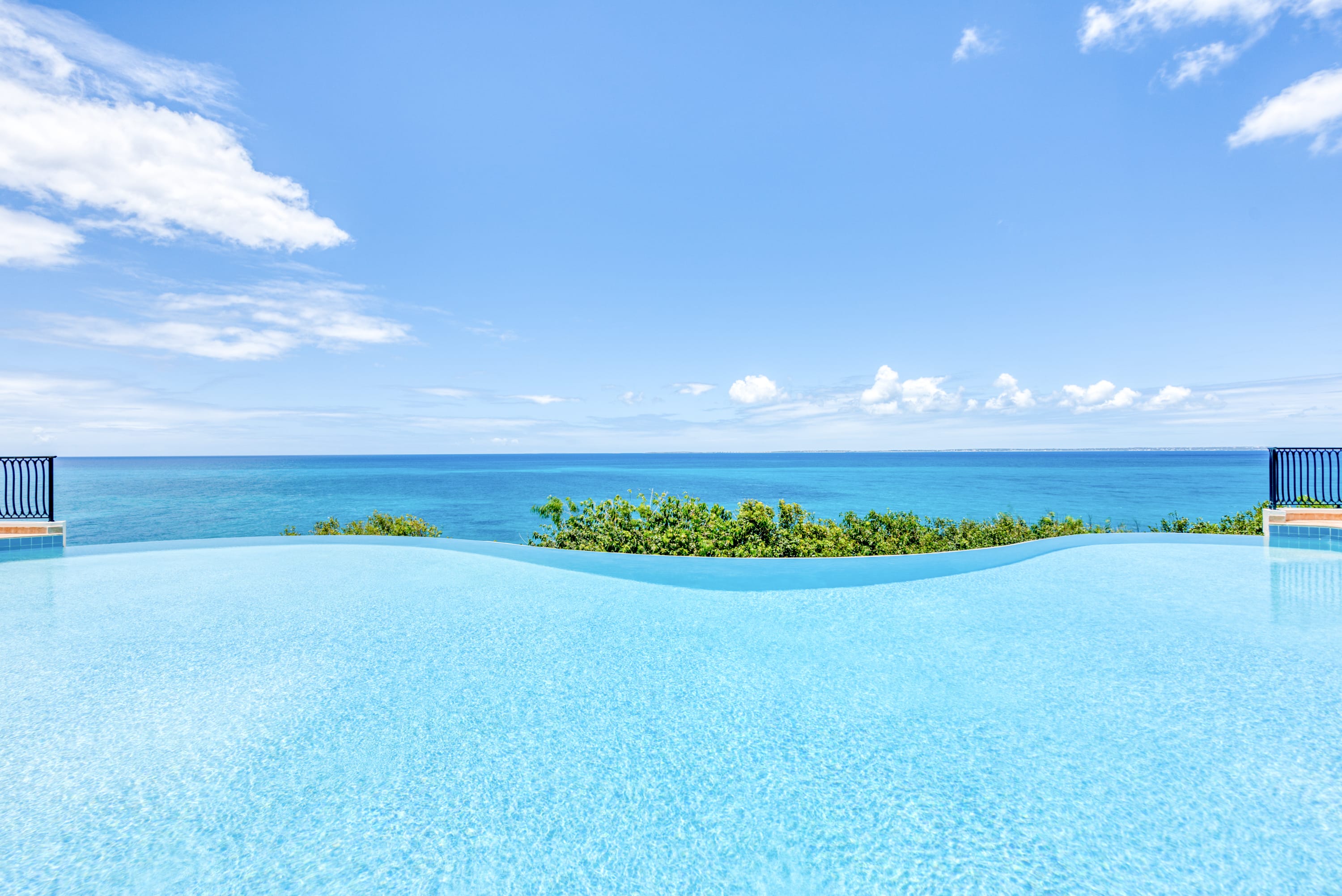Villa La Dacha, Cliffside Terres Basses Villa with Anguilla Views Gallery 3