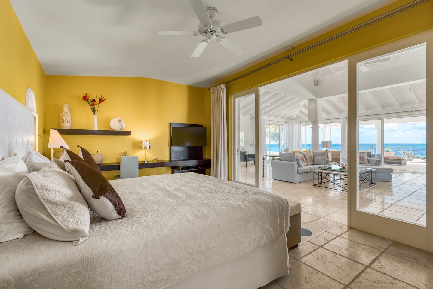 Villa La Vie en Bleu, Baie Rouge Beachfront for Four - Photo 11