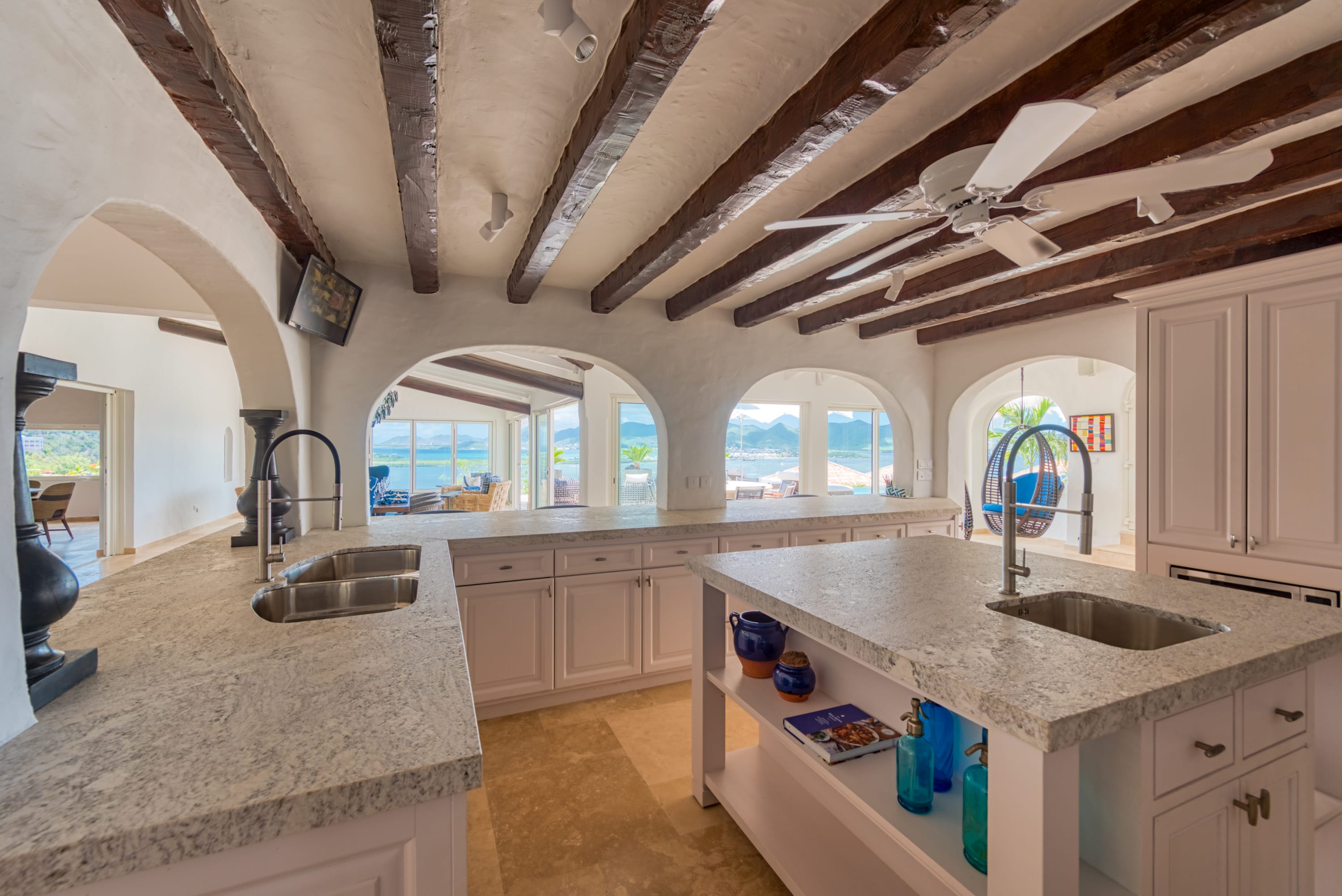 Villa Le Rocher, A Five Bedroom Terres Basses Villa with Simpson Bay Views - Photo 13