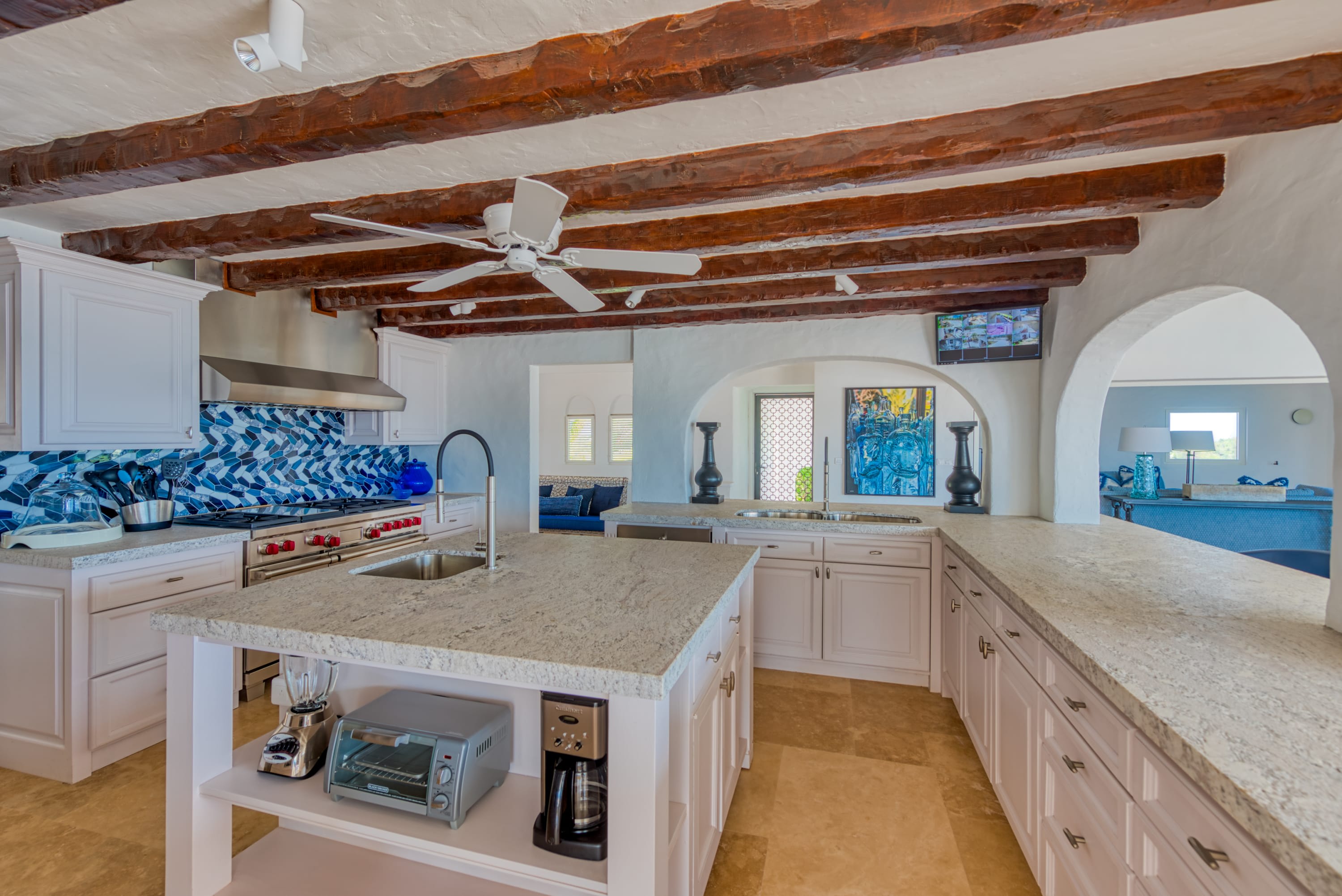 Villa Le Rocher, A Five Bedroom Terres Basses Villa with Simpson Bay Views - Photo 18