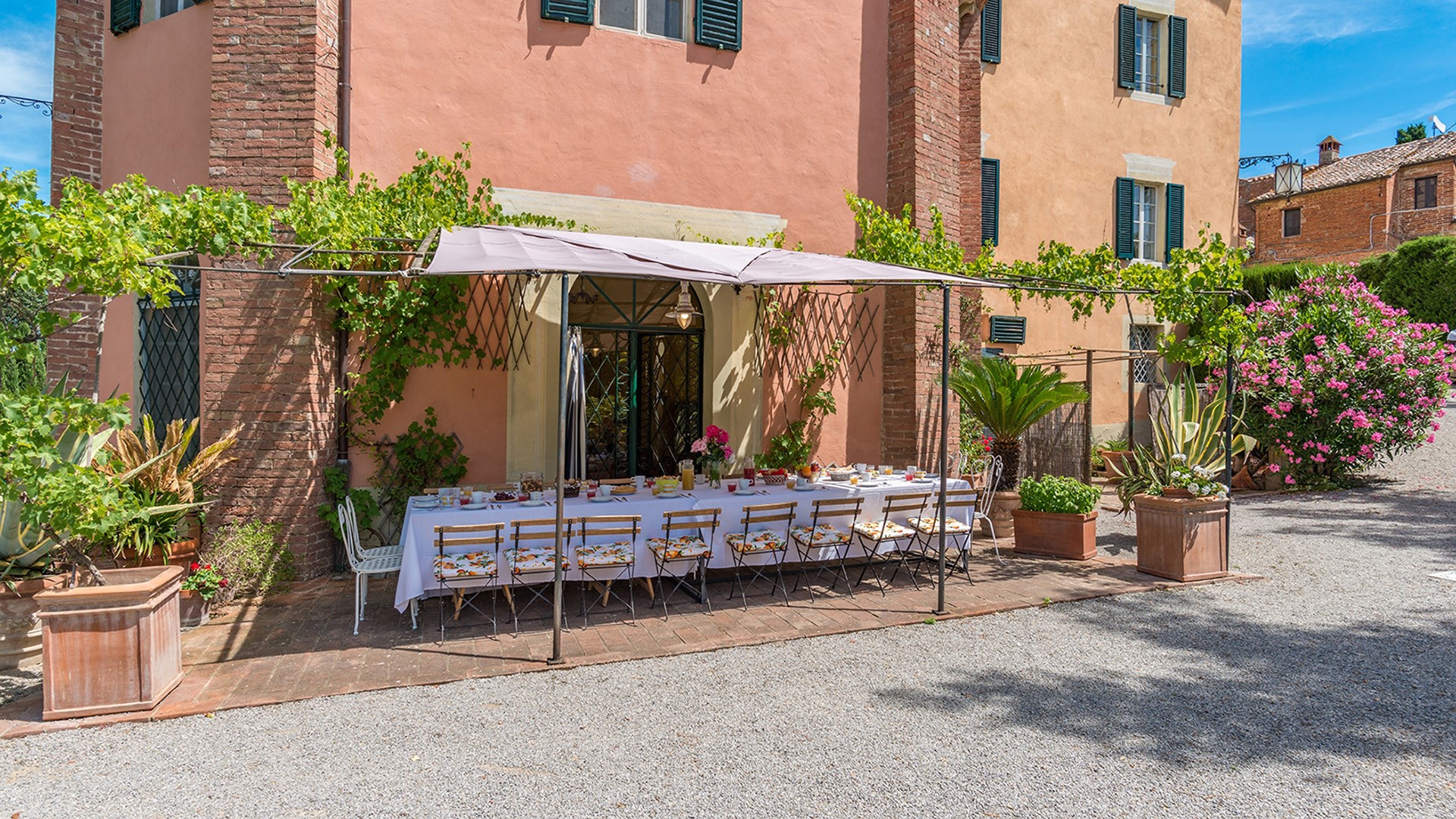 Villa Lemura 10BR, a frescoed Umbrian noble villa near Lake Trasimeno Gallery 2