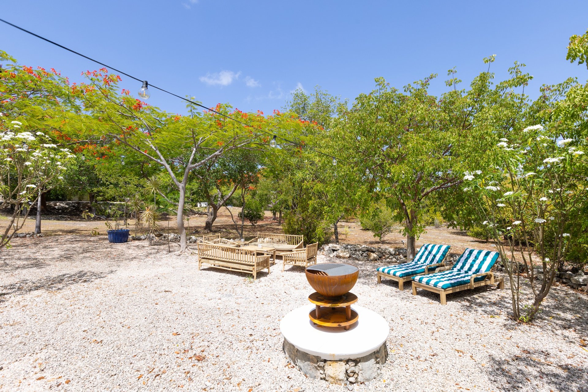 Villa Les Oliviers, a Four-Bedroom Terres Basses Retreat with Private Pool and Koi-Pond Calm - Photo 17