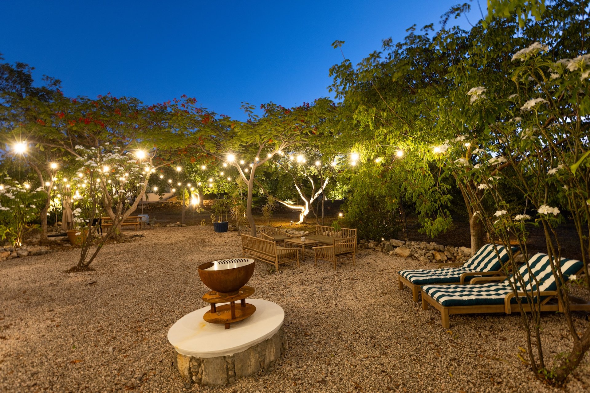 Villa Les Oliviers, a Four-Bedroom Terres Basses Retreat with Private Pool and Koi-Pond Calm - Photo 18